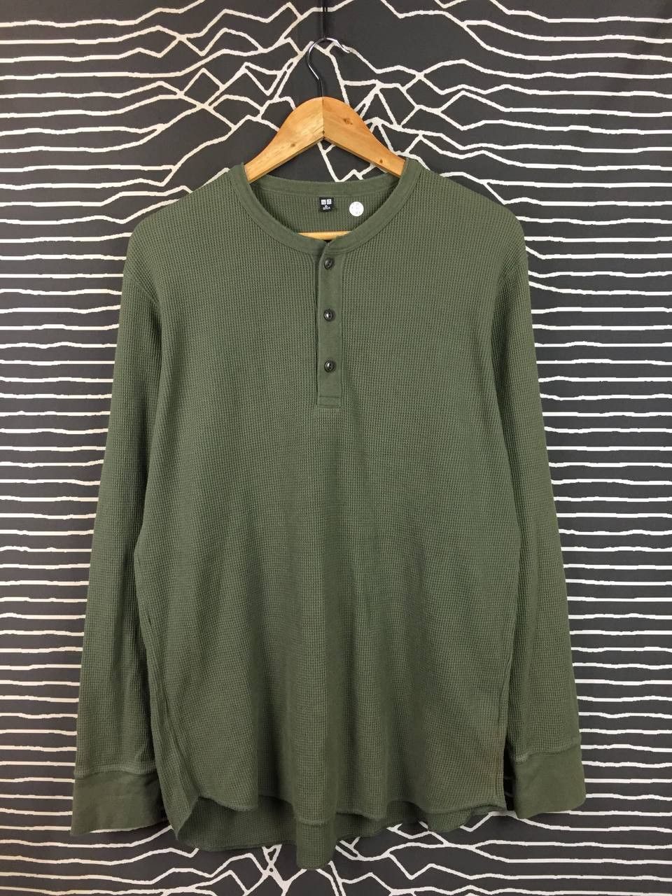 Uniqlo Uniqlo Thermal Waffle Knit Long Sleeve Henley Tee Size XL Size US XL / EU 56 / 4 - 1 Thumbnail