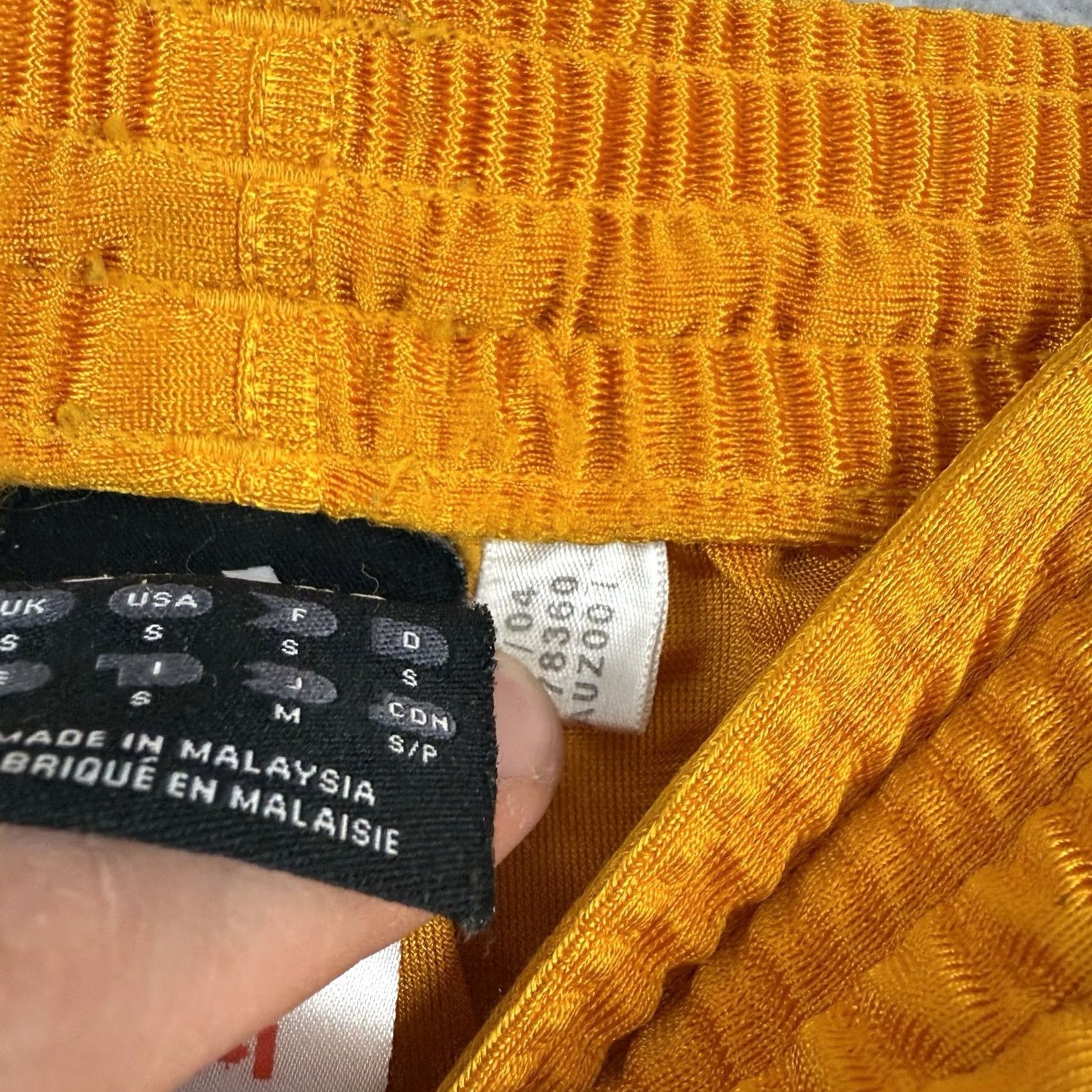 Adidas VINTAGE Adidas Dazzle Shorts Athletic Drawstring M Men's Yellow 100% Polyester Basketball USA 7in Inseam Size US 31 - 6 Thumbnail