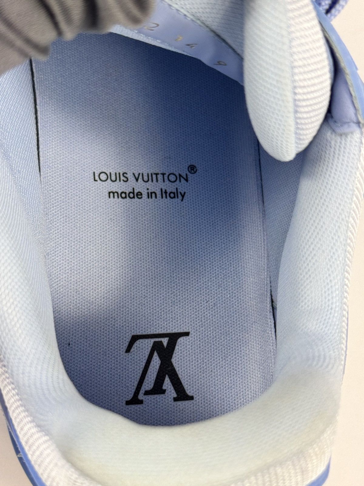 Louis Vuitton CLASSIC LOGO SNEAKERS Size US 11 / EU 44 - 8 Thumbnail