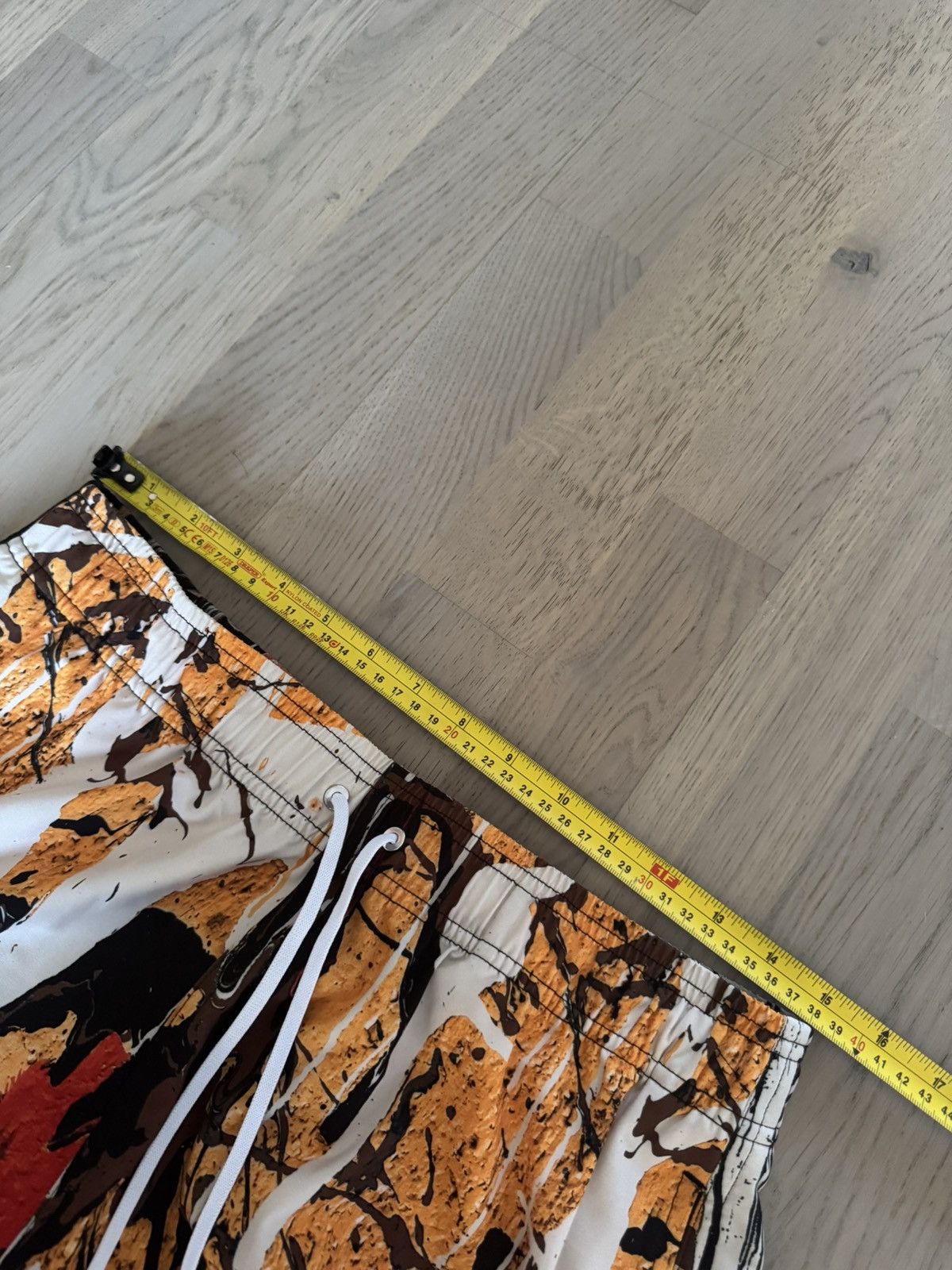 Amiri AMIRI Shorts real sizes SHOWN in photos by tape measure Size US 31 - 3 Thumbnail