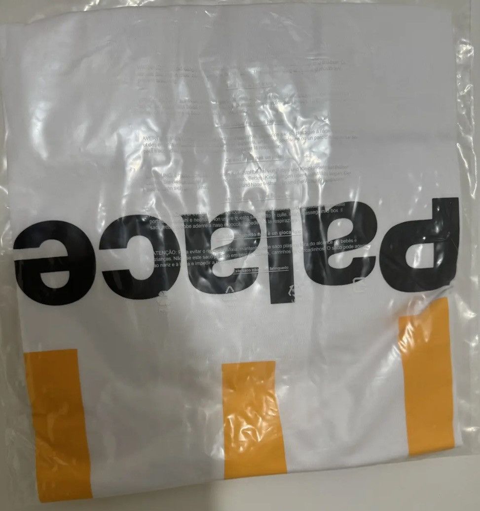Palace McDonald’s x Palace Size US M / EU 48-50 / 2 - 3 Thumbnail