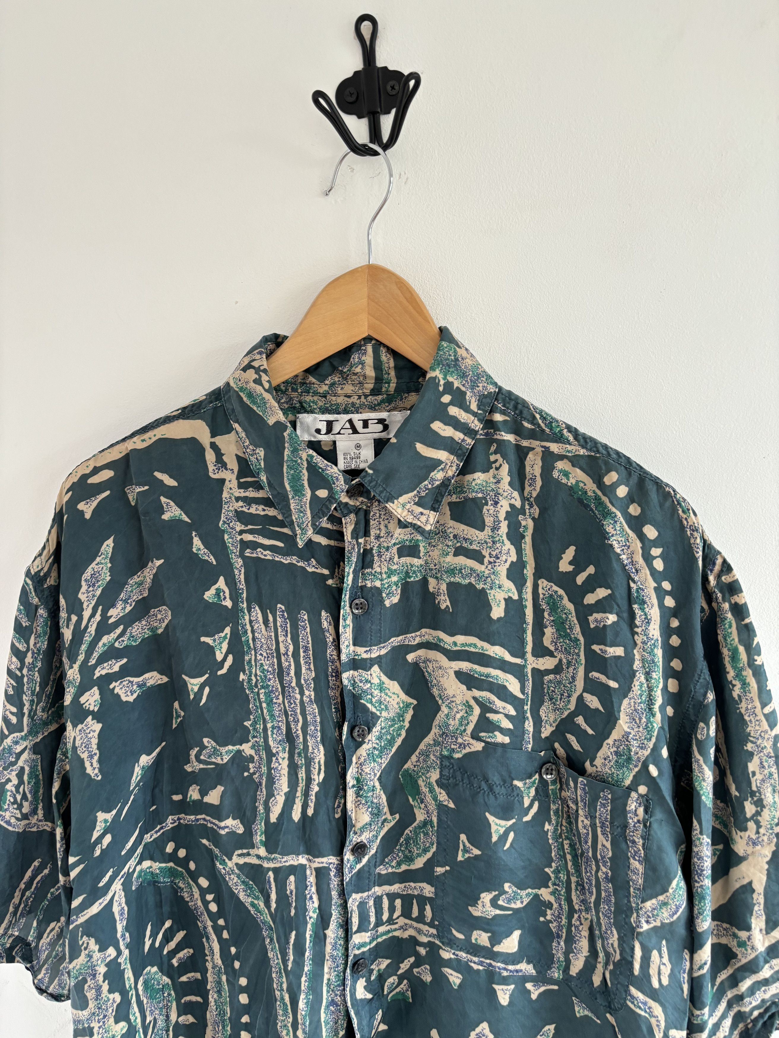 Japanese Brand × SikSilk × Vintage Vintage Silk Abstract Shirt Size US M / EU 48-50 / 2 - 3 Thumbnail