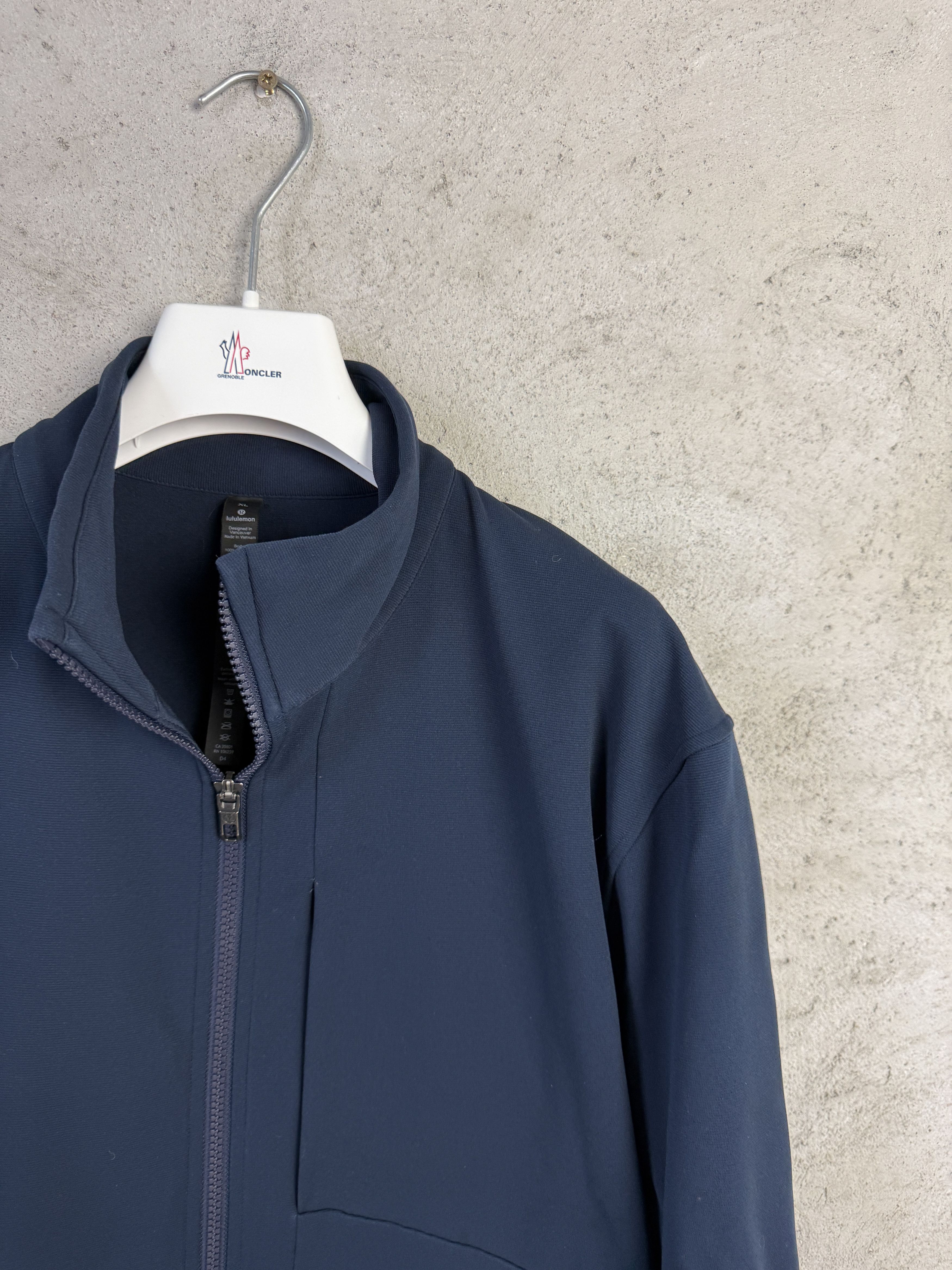 Lululemon Lululemon Sojourn jacket track sweatshirt zip-up Size US XL / EU 56 / 4 - 2 Thumbnail