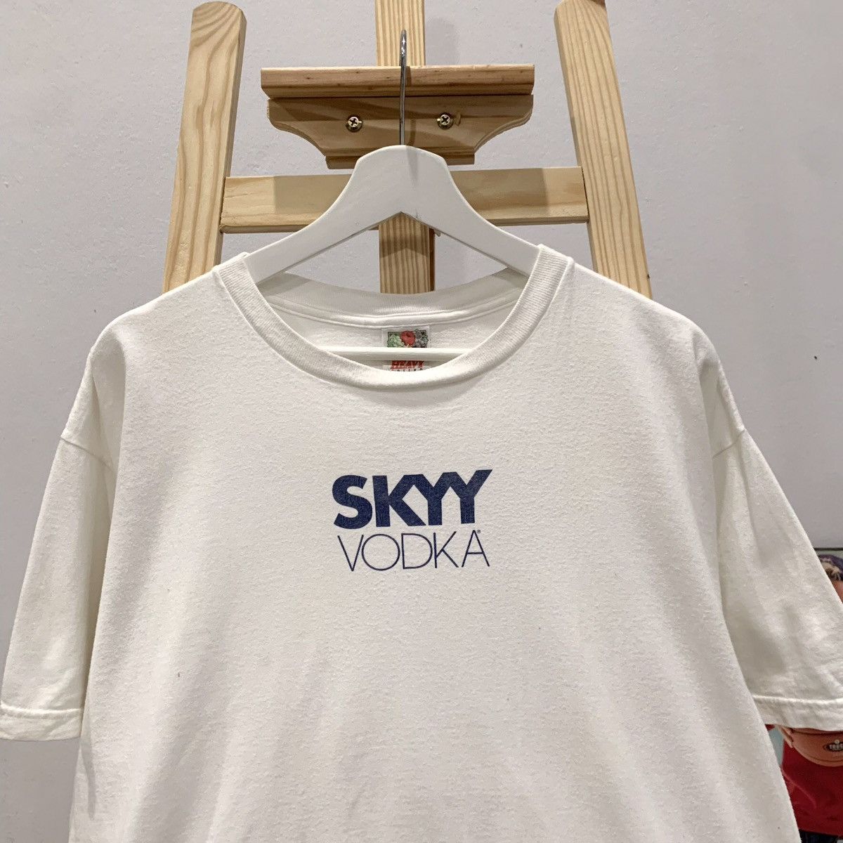Vintage SKYY Vodka Promo T Shirts Size US XL / EU 56 / 4 - 2 Thumbnail