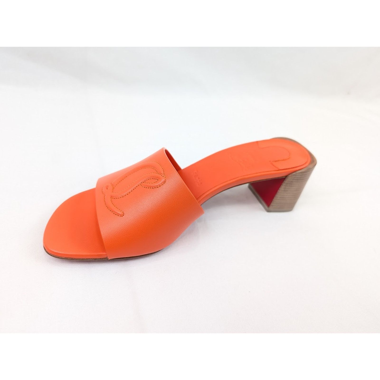 Christian Louboutin o1rshd1 Nappa Heel Mule in Vitamine/Lin Vitamine Size US 8 / IT 38 - 8 Thumbnail