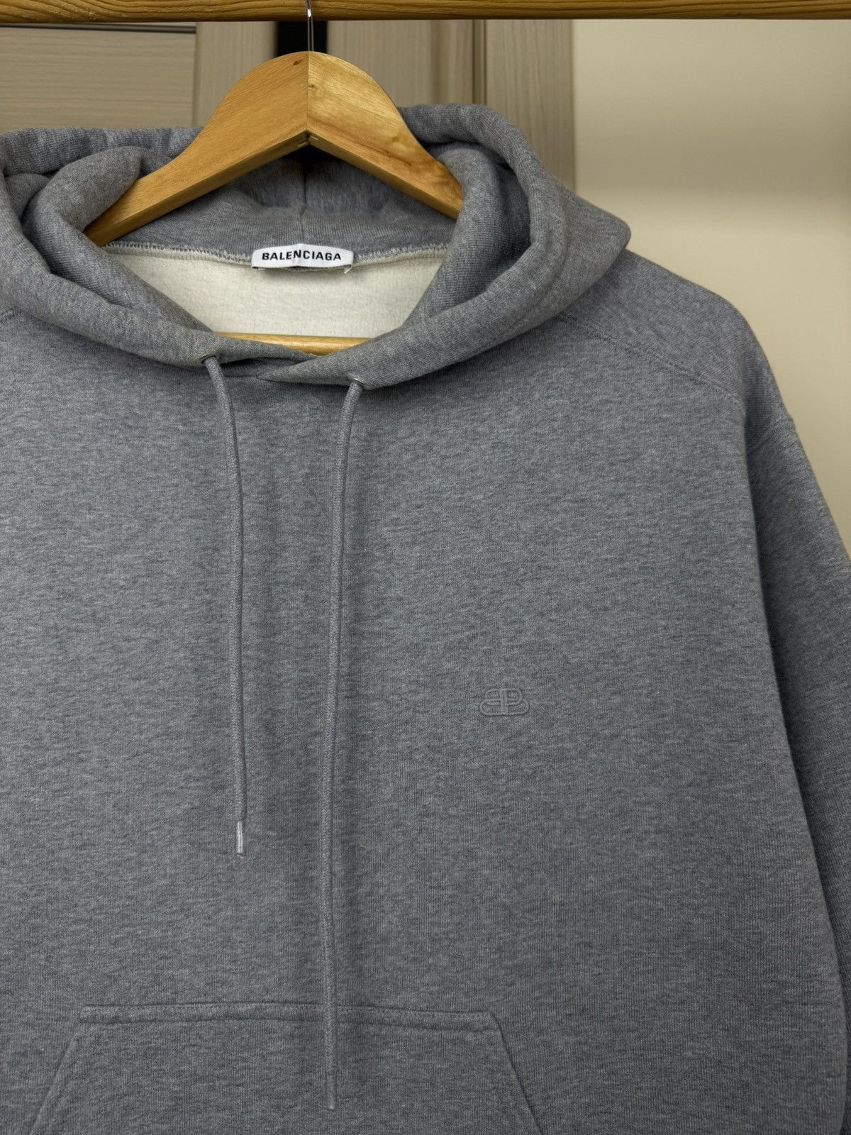 Balenciaga Balenciaga grey croped minimalist logo BB oversized hoodie Size XS / US 0-2 / IT 36-38 - 3 Thumbnail