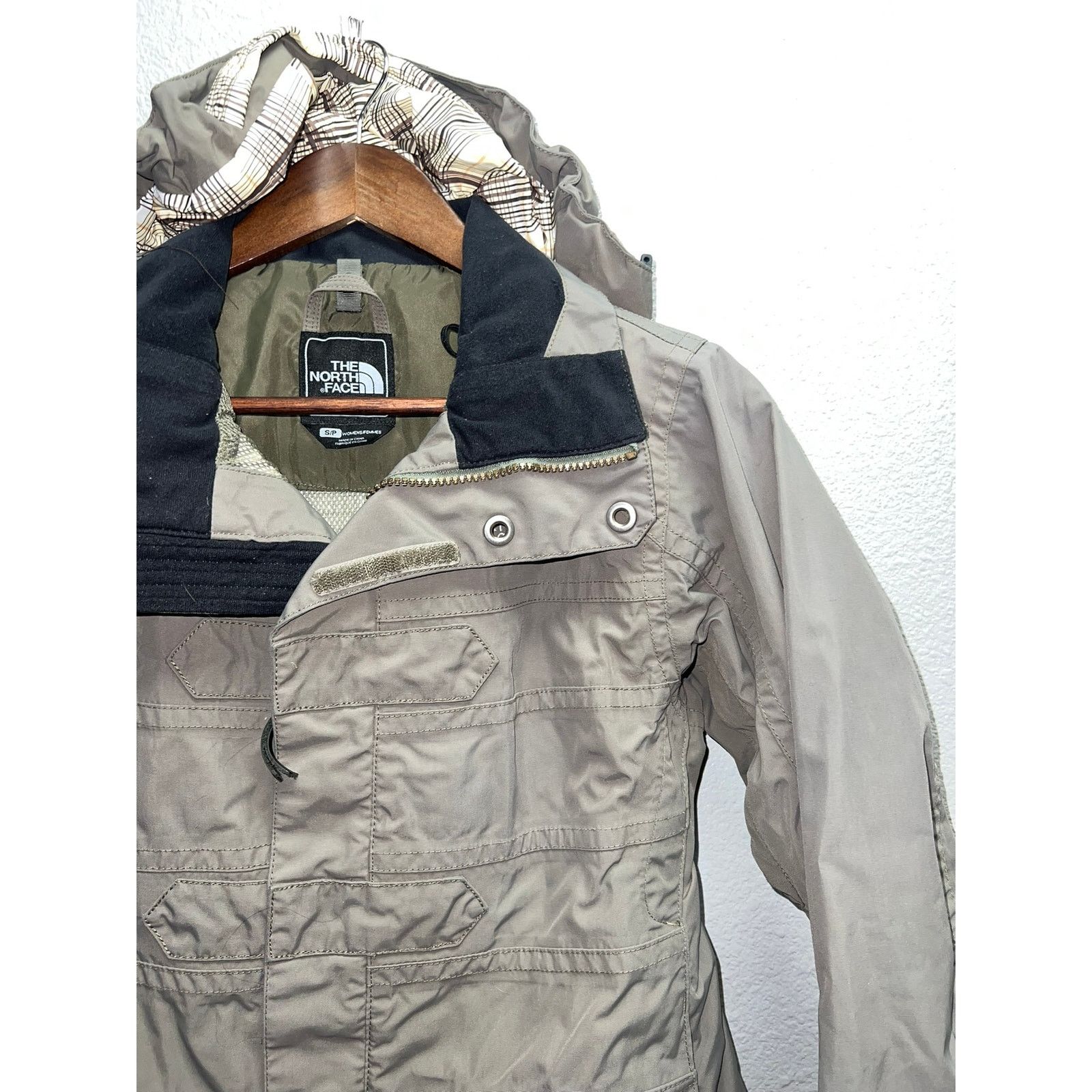Vintage Womens The North Face Summit Series Hyvent Jacket Full Zip S Size S / US 4 / IT 40 - 2 Thumbnail