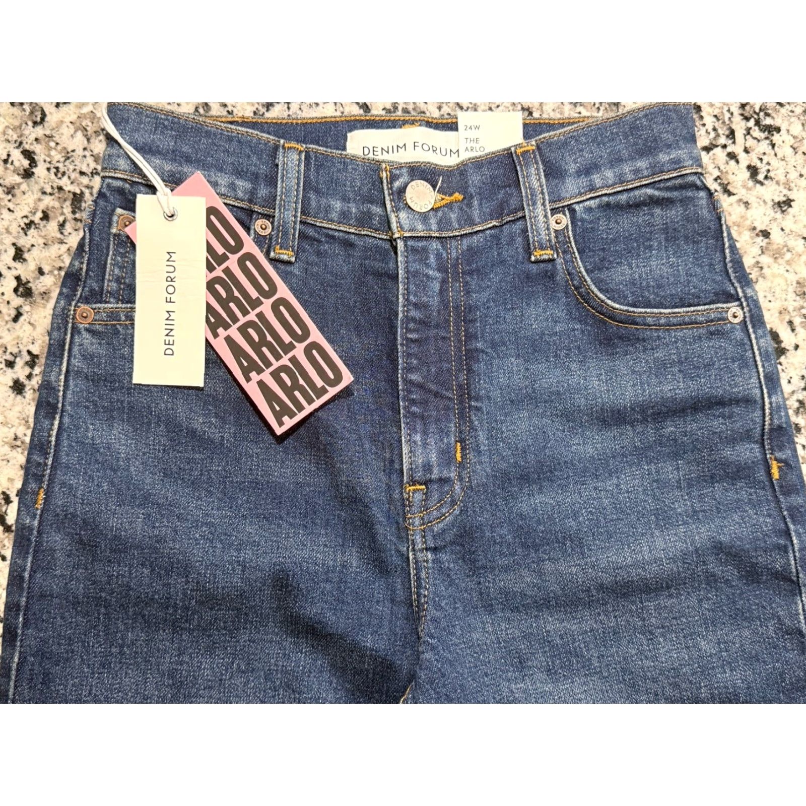 Aritzia VINTAGE NWT Denim Forum Jeans Womens 24W The Arlo High Rise Straight 29.5 IN inseam Blue 5-Pocket Aritzia jeans Womens Mens? Size 42" / US 20 - 4 Thumbnail