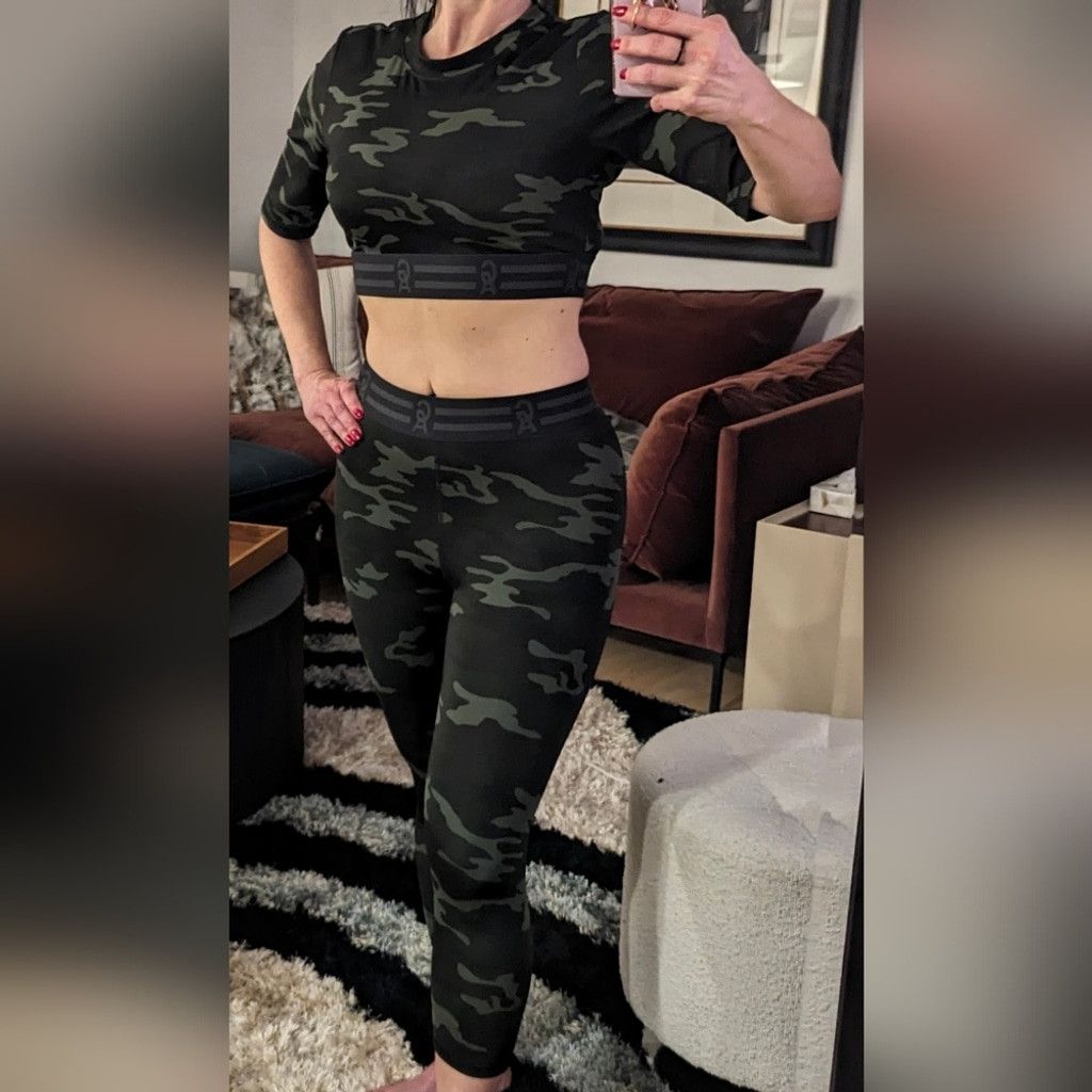 Good American Good American Green Camo Leggings & Top Size 26" / US 2 / IT 38 - 4 Thumbnail