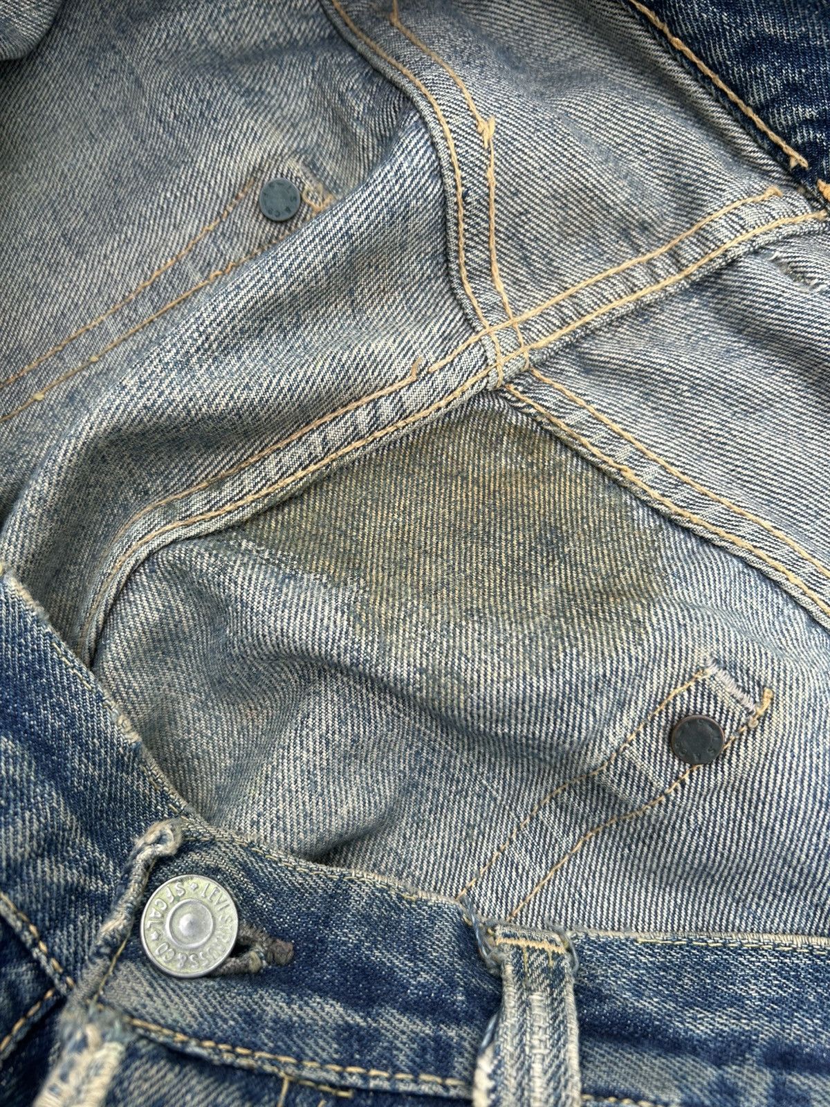 Levi's 50s Vintage Levis big E Hidden Rivet Thrashed Denim Jeans Size US 35 - 3 Thumbnail