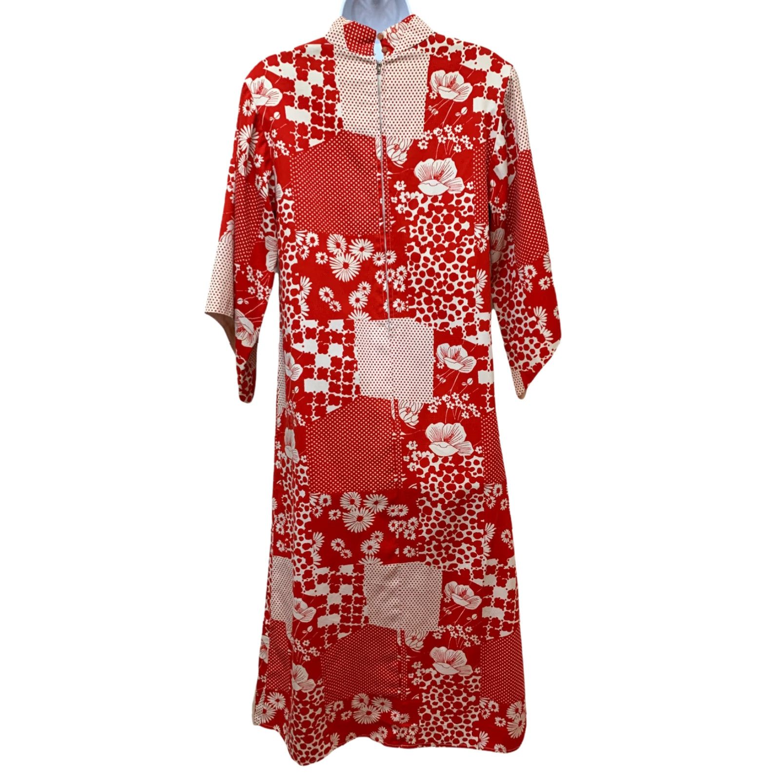 Vintage VINTAGE 1960s Caftan Dress Patchwork Floral Kimono Sleeve Zipper Metal Red M Womens/Adult Medium Size M / US 6-8 / IT 42-44 - 2 Thumbnail