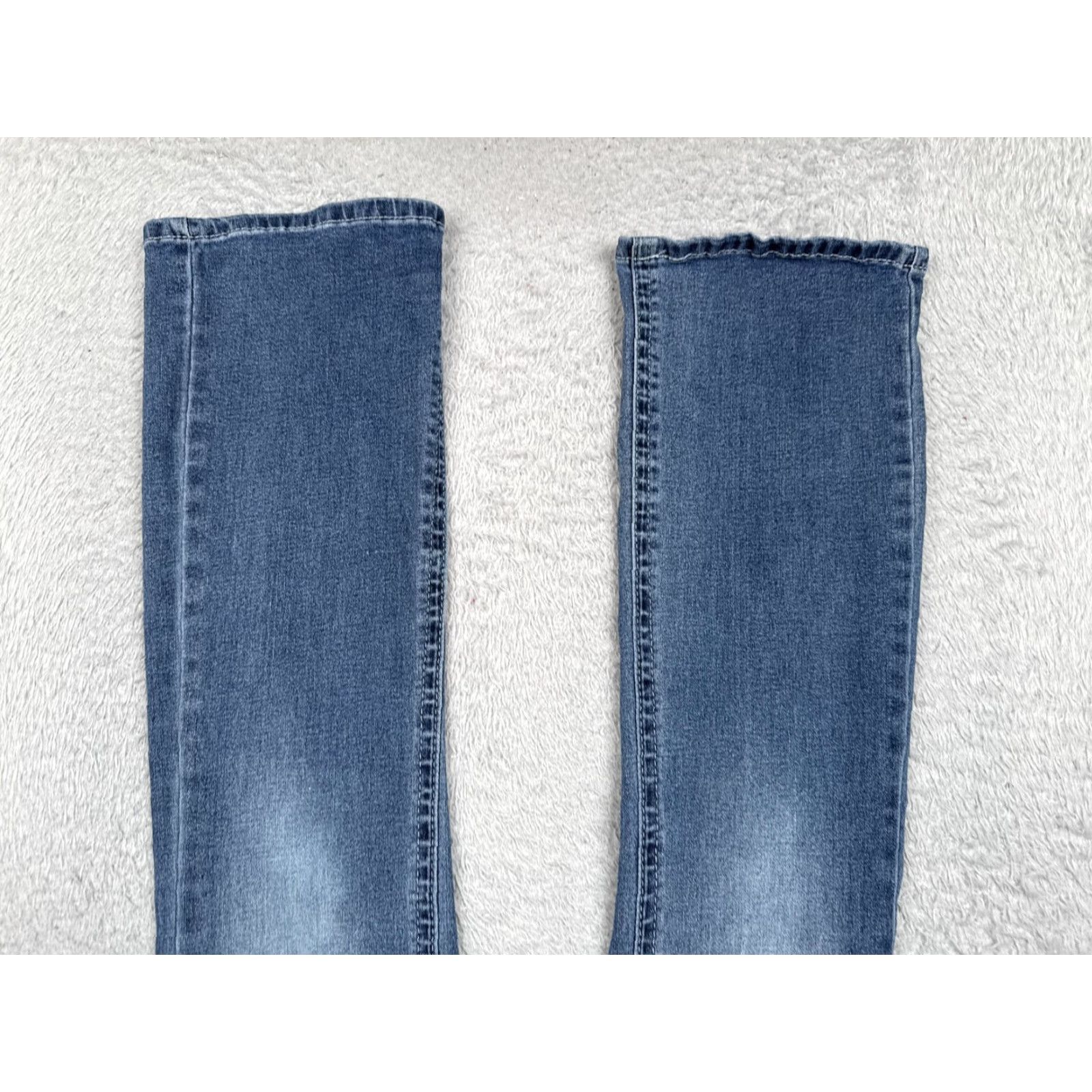 Vintage YMI Bootcut Jeans Juniors 1 Blue Med Wash Low Rise Stretch Distressed 24x30 Womens Jeans 90s Bohemian Size 25" / US 0 / IT 36 - 2 Thumbnail