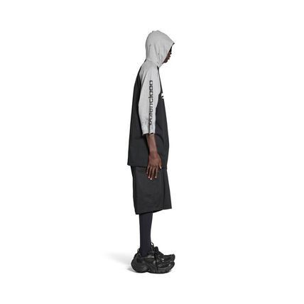Balenciaga o1mt1gz0226 3B Stencil Hooded Raglan T-Shirt Oversized Size US M / EU 48-50 / 2 - 4 Thumbnail