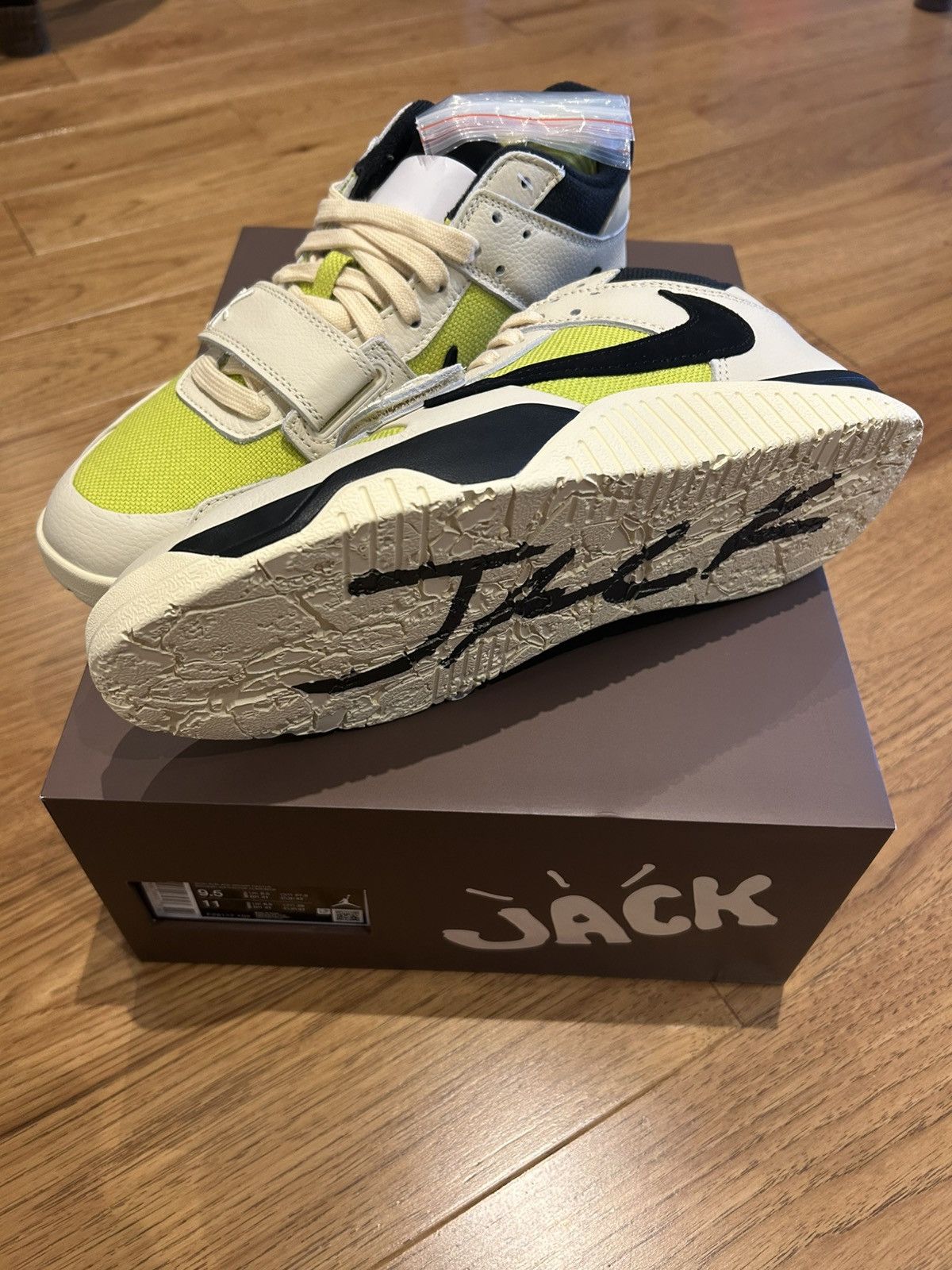 Nike × Travis Scott Jumpman Jack Bright Cactus Size US 9.5 / EU 42-43 - 3 Thumbnail