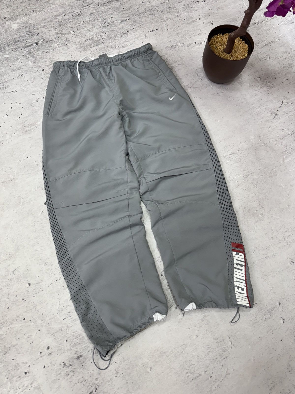 Nike × Vintage NIKE NYLON VINTAGE Y2K OVERSIZE BAGGY FIT PANTS SWEATPANTS Size US 32 / EU 48 - 1 Thumbnail