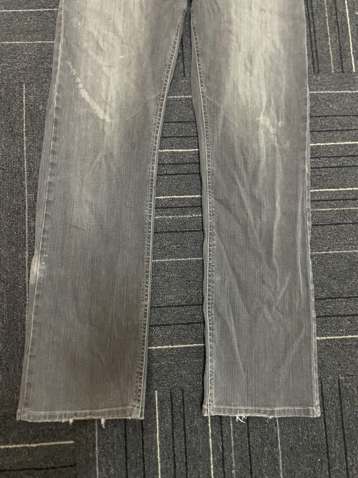 Burberry Vintage Burberry black label distressed denim jeans Size US 30 / EU 46 - 3 Thumbnail
