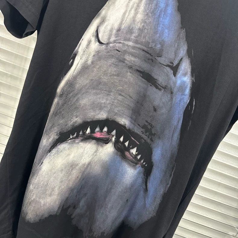 Givenchy Givenchy Shark pattern printed loose fit short-sleeve T-shi Size US XS / EU 42 / 0 - 6 Thumbnail