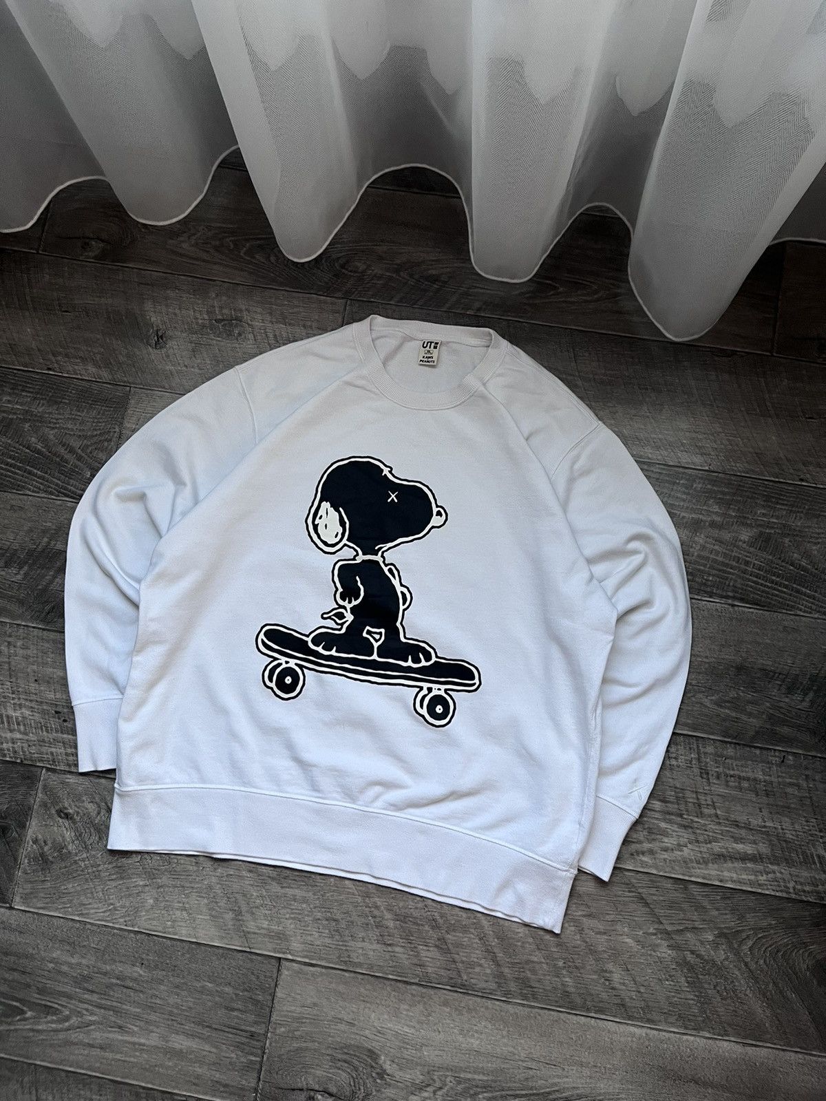 Kaws snoopy sweatshirt online