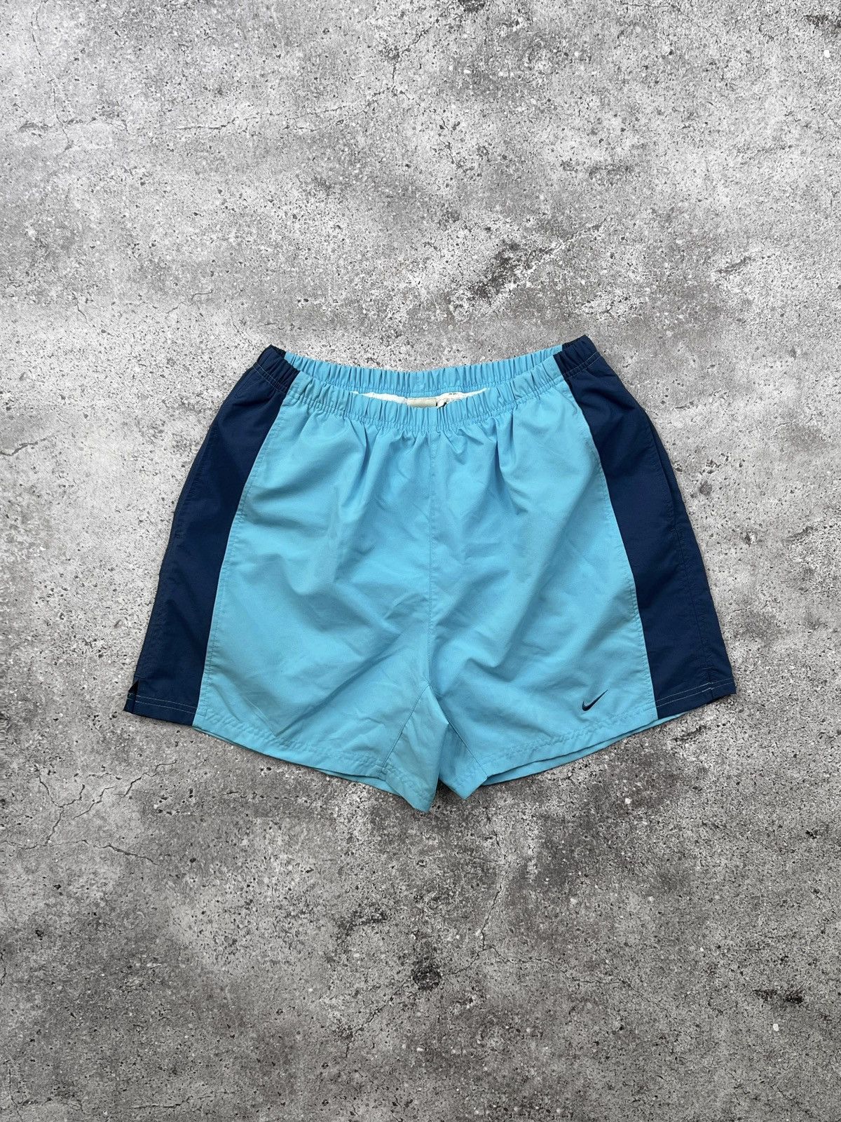 Nike Vintage Nike Swoosh Swimwear Shorts Size US 34 / EU 50 - 1 Thumbnail