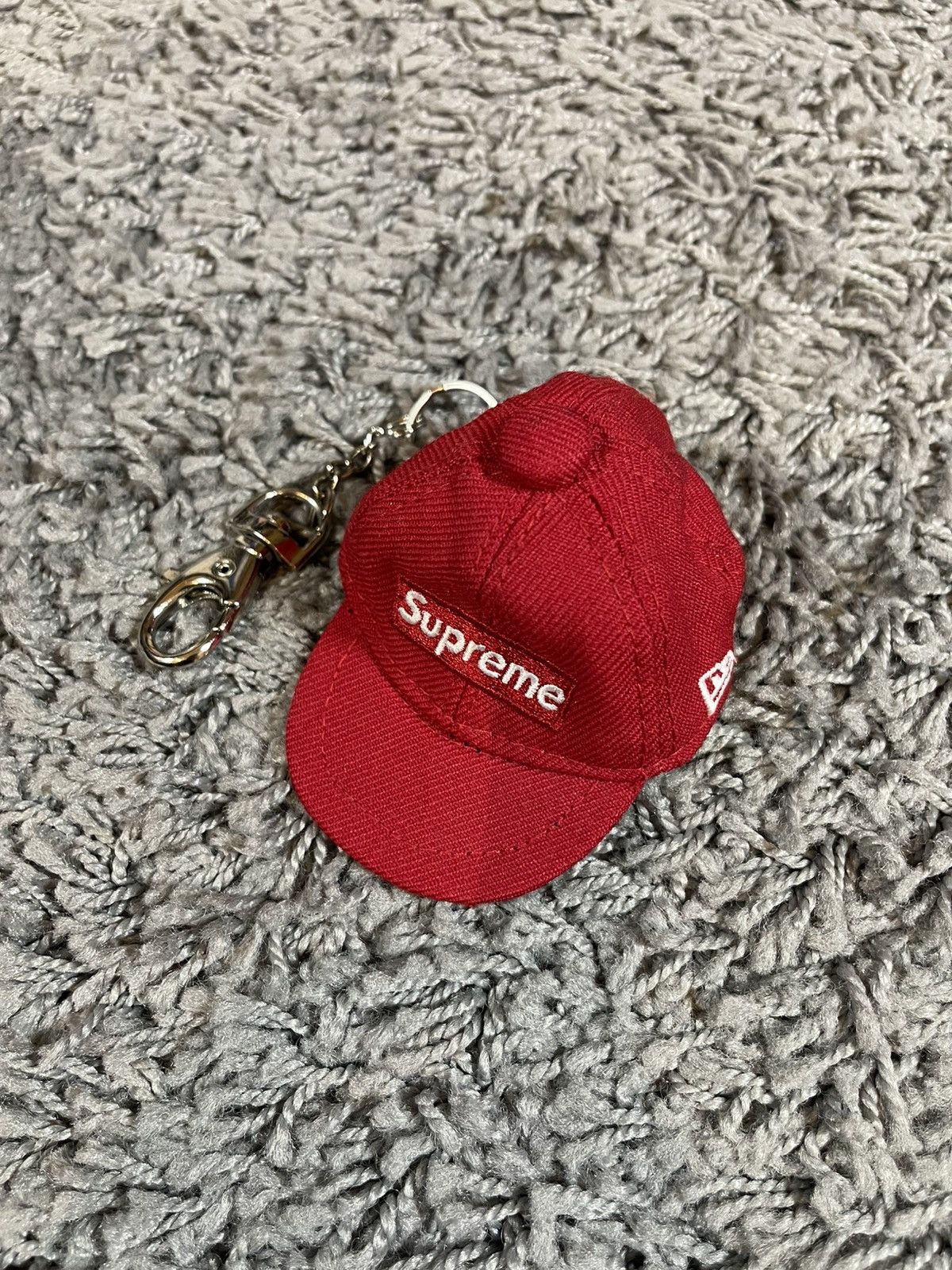 Supreme Supreme New Era Hat Keychain Black FW/14 | Grailed