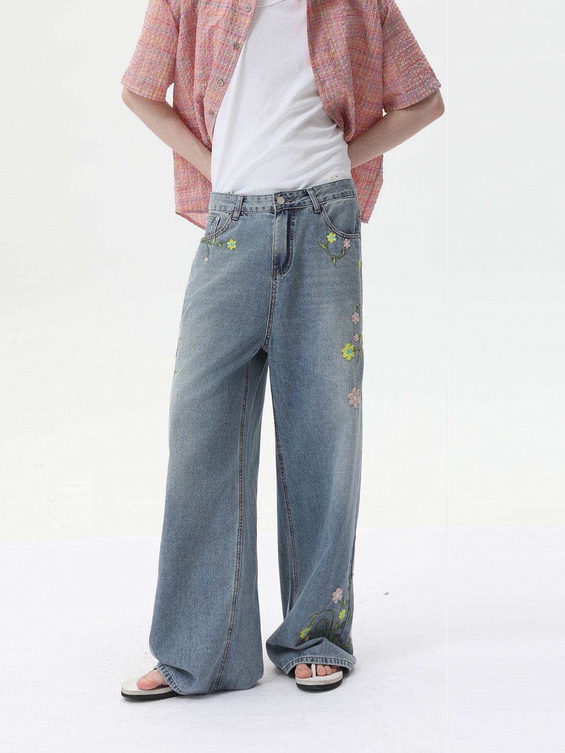 Other Men’s Floral embroidered statement jeans Size US 30 / EU 46 - 2 Thumbnail