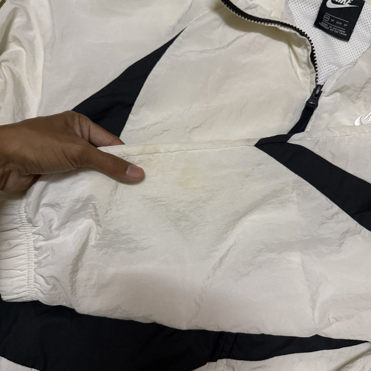 Nike Nike Big Swoosh Light Jacket Zipper Sweater Size US XS / EU 42 / 0 - 12 Thumbnail