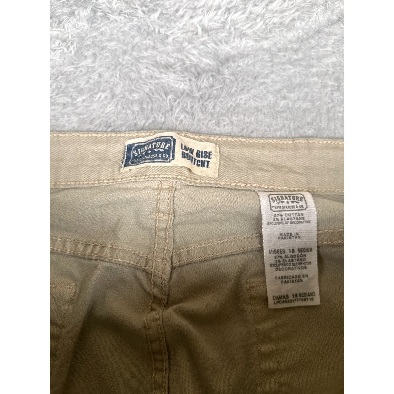 Levi's VINTAGE Levi's Jeans Women 18 Beige Denim Low Rise Bootcut Cotton Medium Wash 38x29 Remains? Size 40" / US 18 - 6 Thumbnail