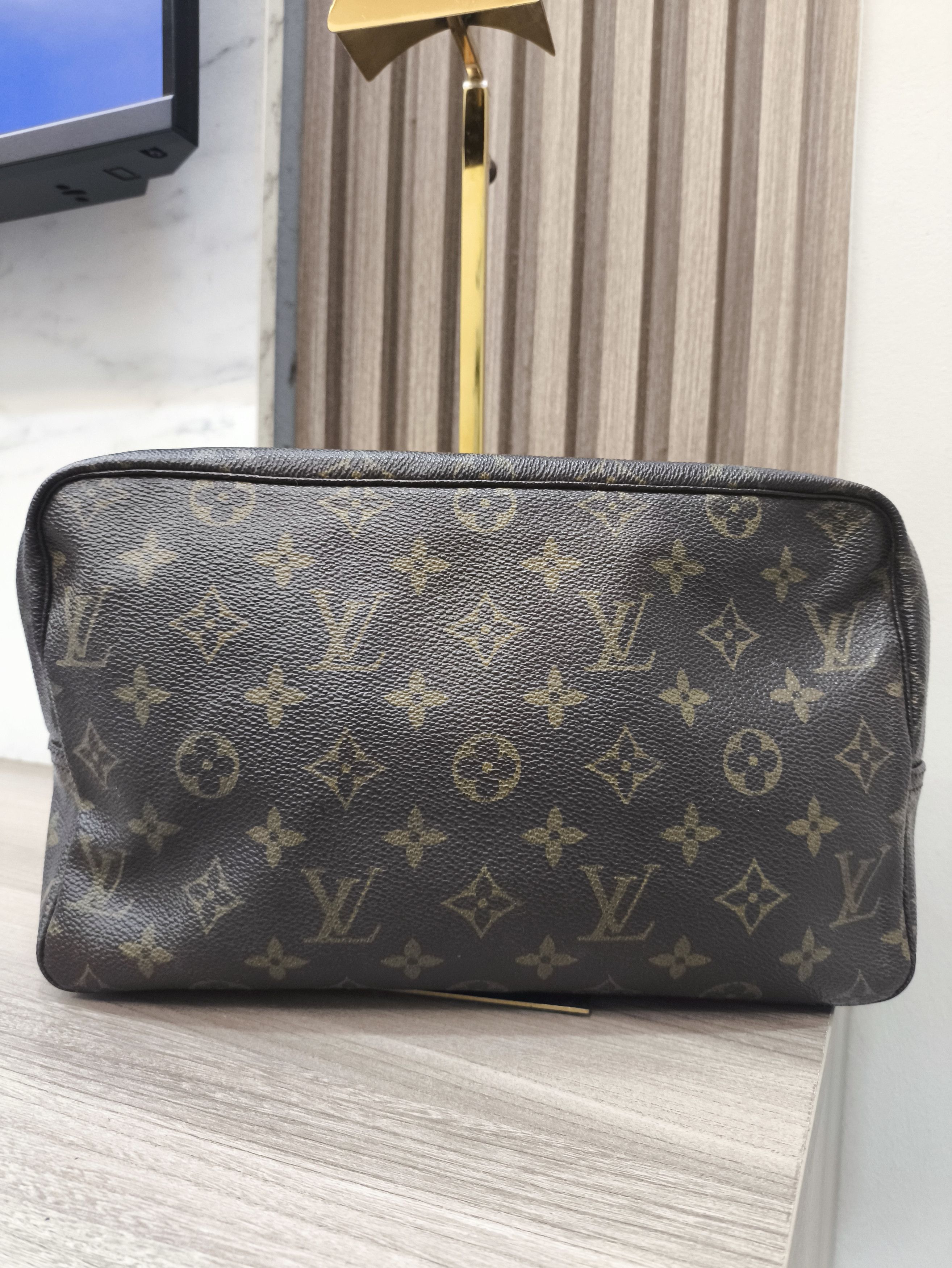 Louis Vuitton Louis Vuitton Monogram Canvas Trousse Toilette 28 Clutch Bag Size ONE SIZE - 1 Thumbnail