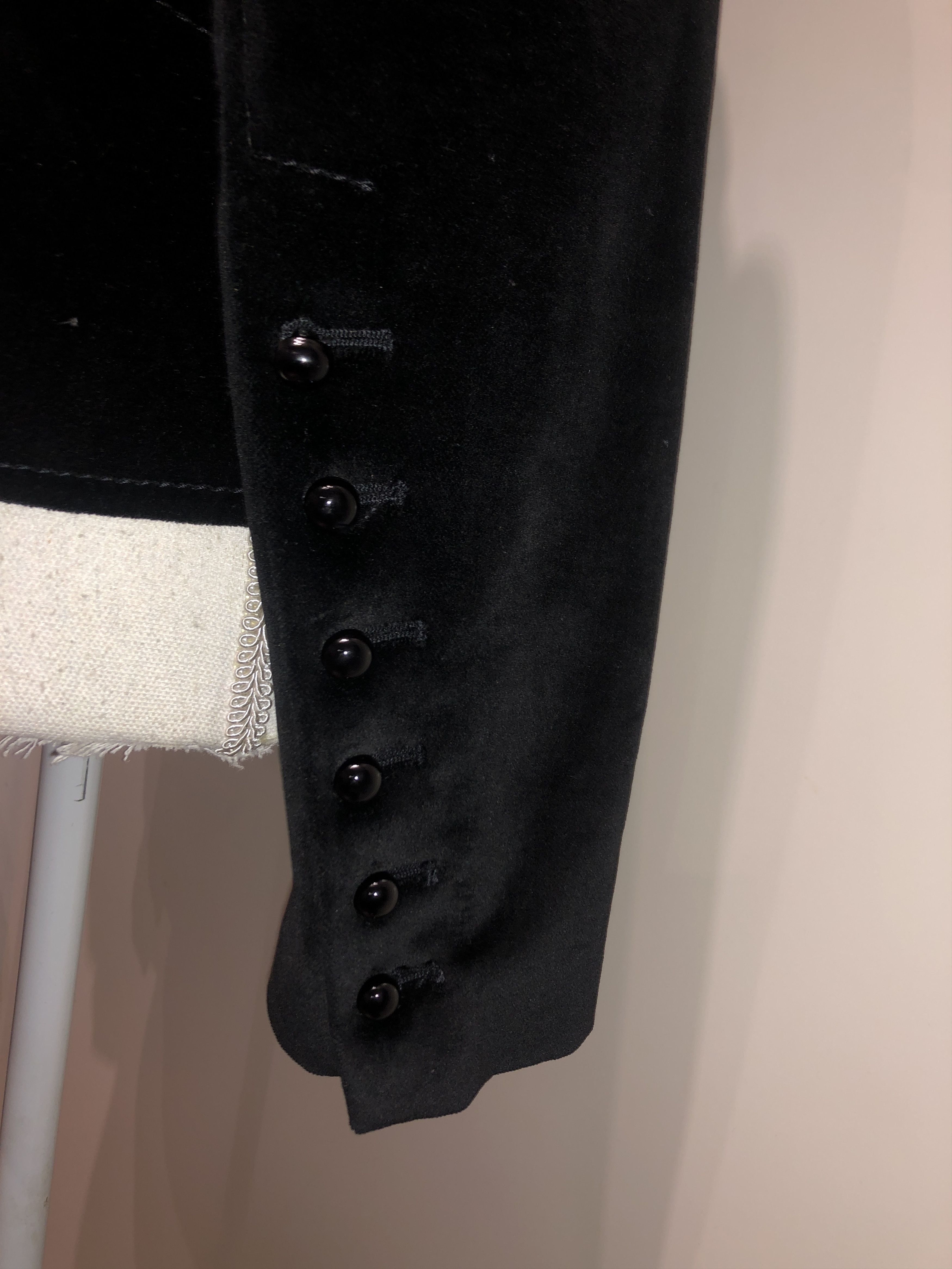 Alexander McQueen Black Velvet Embellished Jacket Size M / US 6-8 / IT 42-44 - 16 Thumbnail