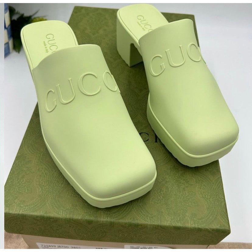 Gucci Women’s Gucci, clog, rubber sandals, size 35 made in Italy Size US 5 / IT 35 - 2 Thumbnail