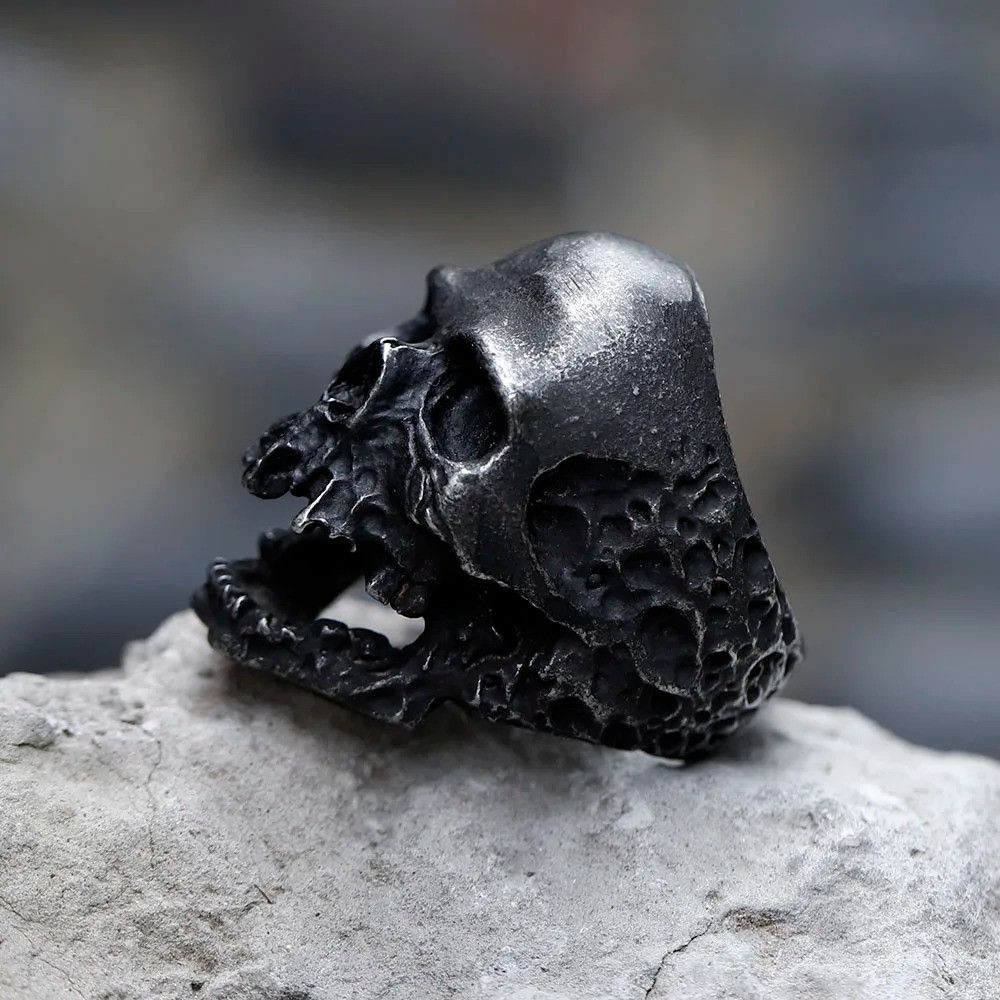 Jewelry Black Large Skull Ring Size ONE SIZE - 2 Thumbnail