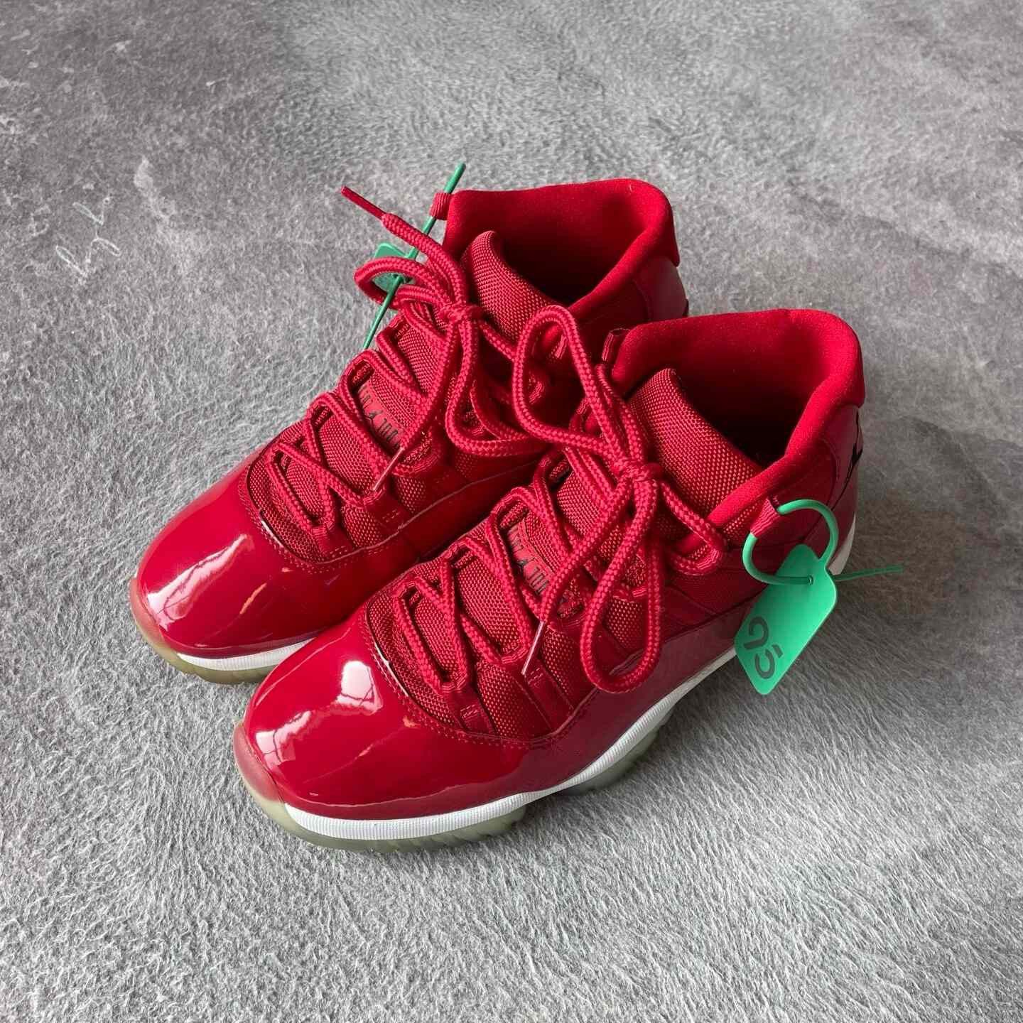 Nike Nike Red Lowtop Sneakers 43 Men Size US 10 / EU 43 - 1 Thumbnail