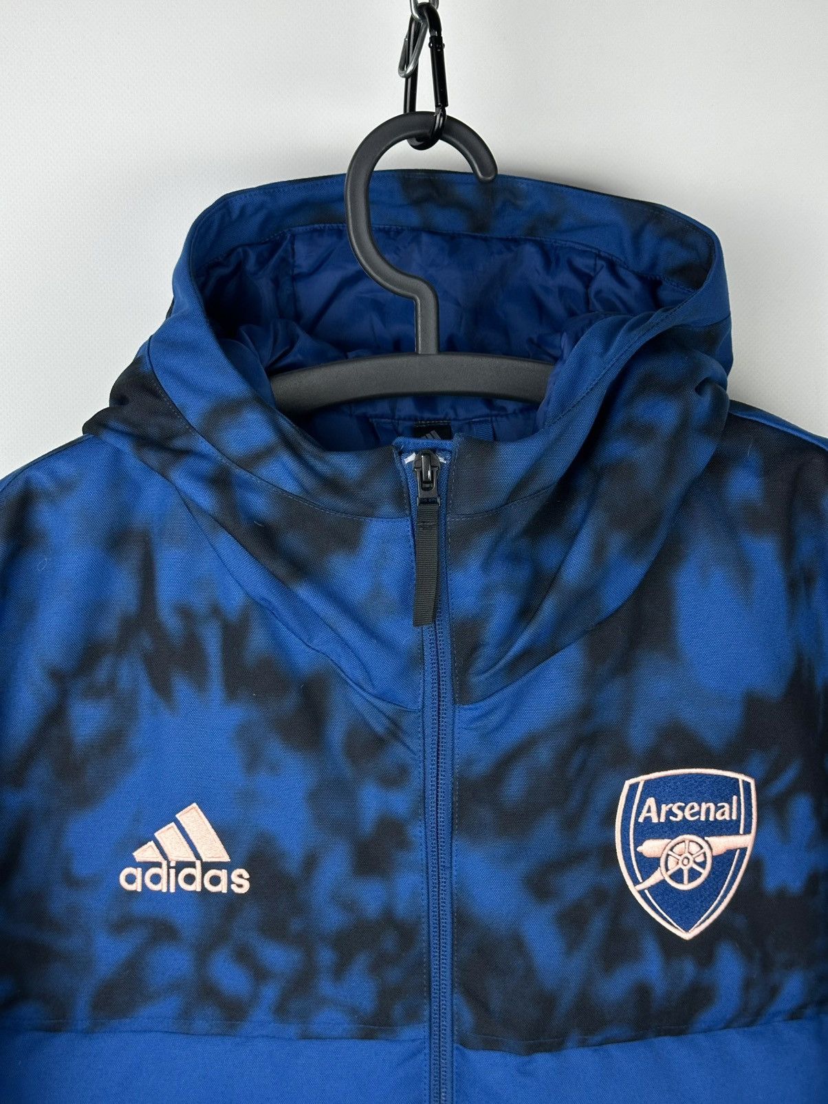 Adidas Adidas FC Arsenal Down Jacket Hooded Blue/Black/Pink Size L Size US L / EU 52-54 / 3 - 3 Thumbnail