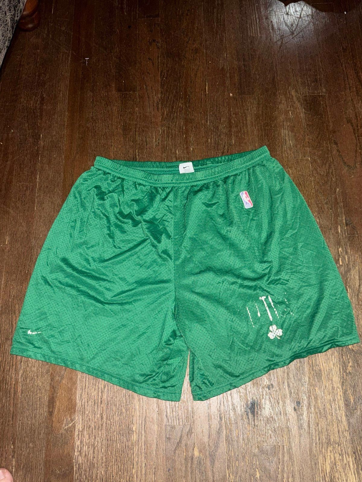 Nike Nike Team Sports Celtics NBA Mesh Shorts Rare Hoops Sz XXL Size US 40 / EU 56 - 2 Thumbnail