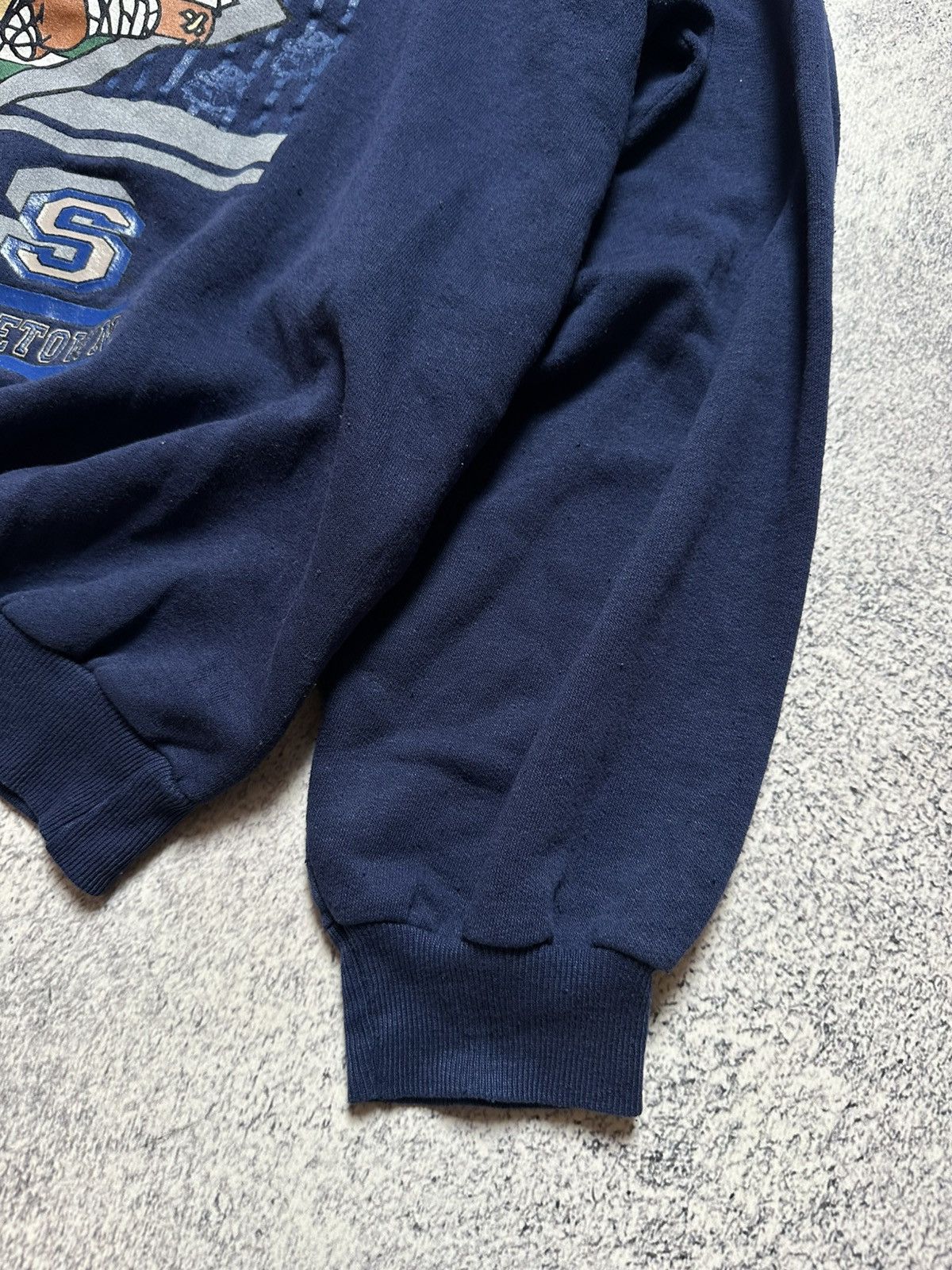 Other Vintage Georgetown Hoyas Taz Sweatshirt 1994 Size US L / EU 52-54 / 3 - 7 Thumbnail