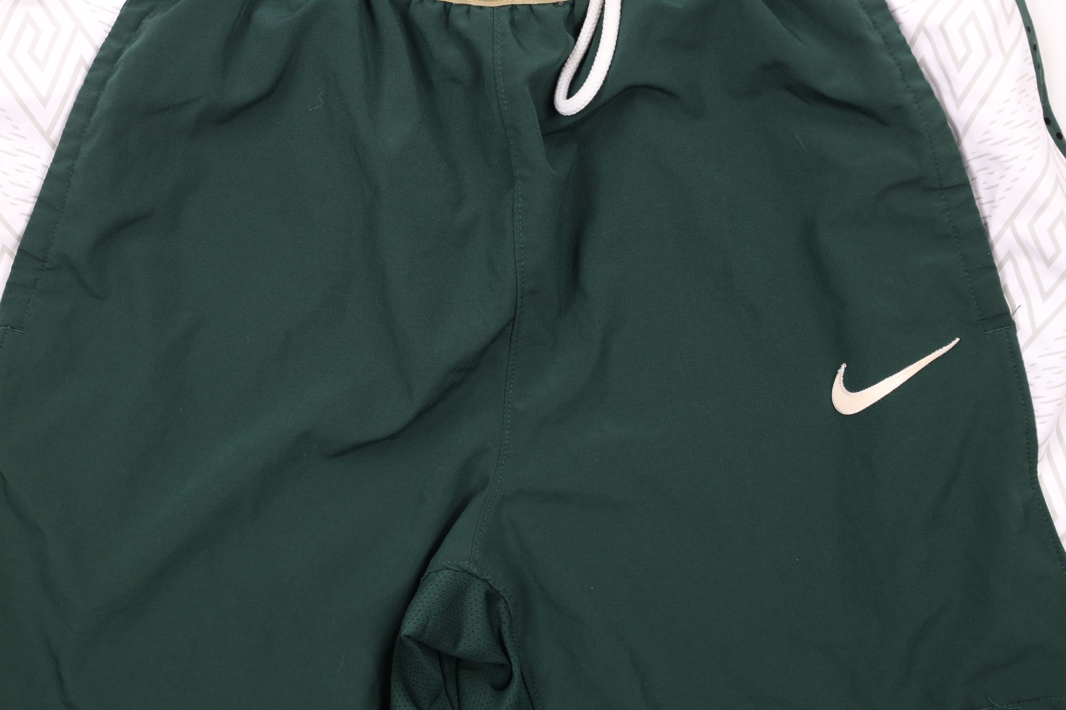 Nike × Vintage Nike Authentics Heavyweight University Basketball Shorts Size US 34 / EU 50 - 4 Thumbnail