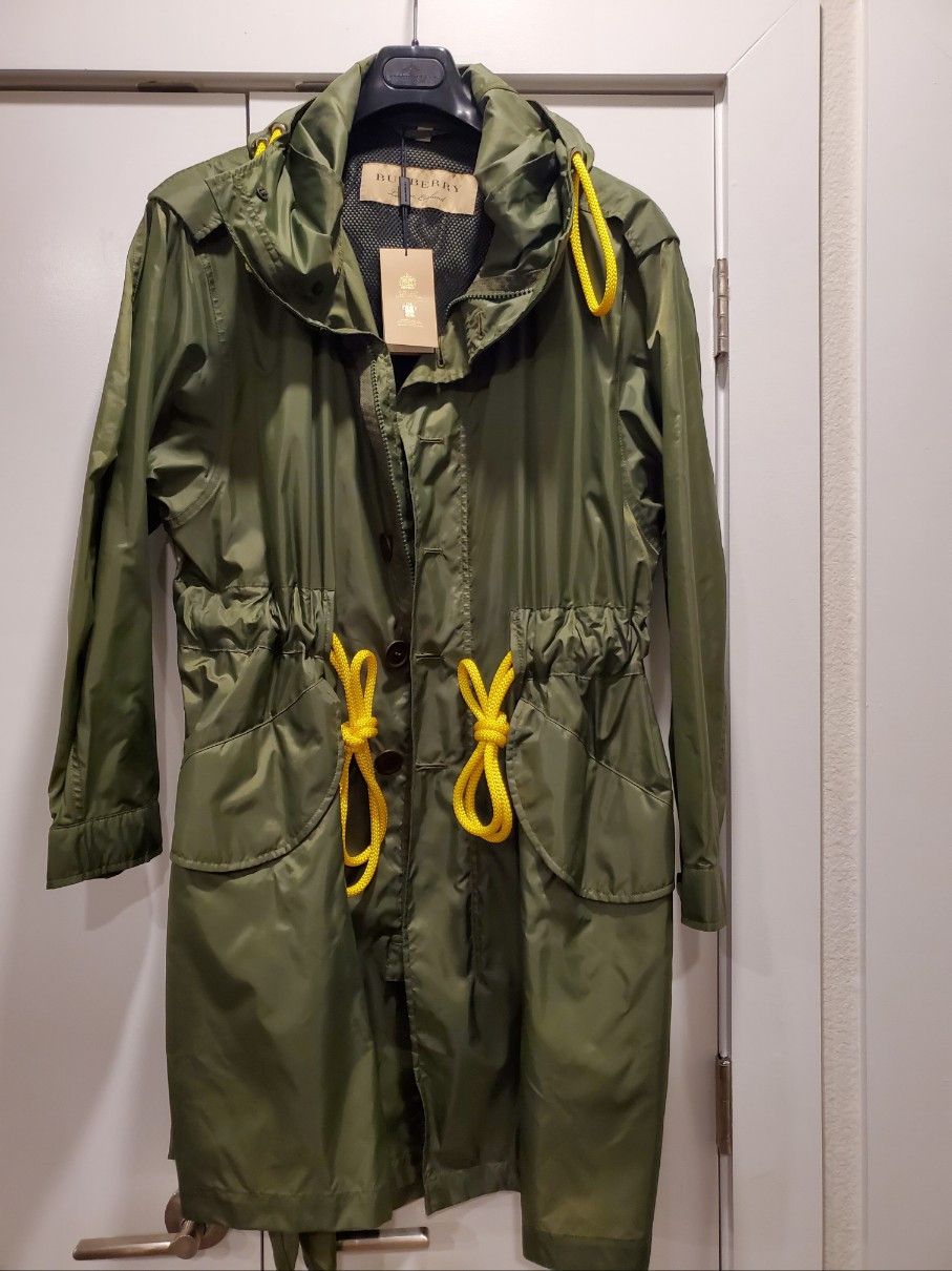 Burberry Burberry Rare Hood Raincoat Sz M Size US M / EU 48-50 / 2 - 1 Thumbnail
