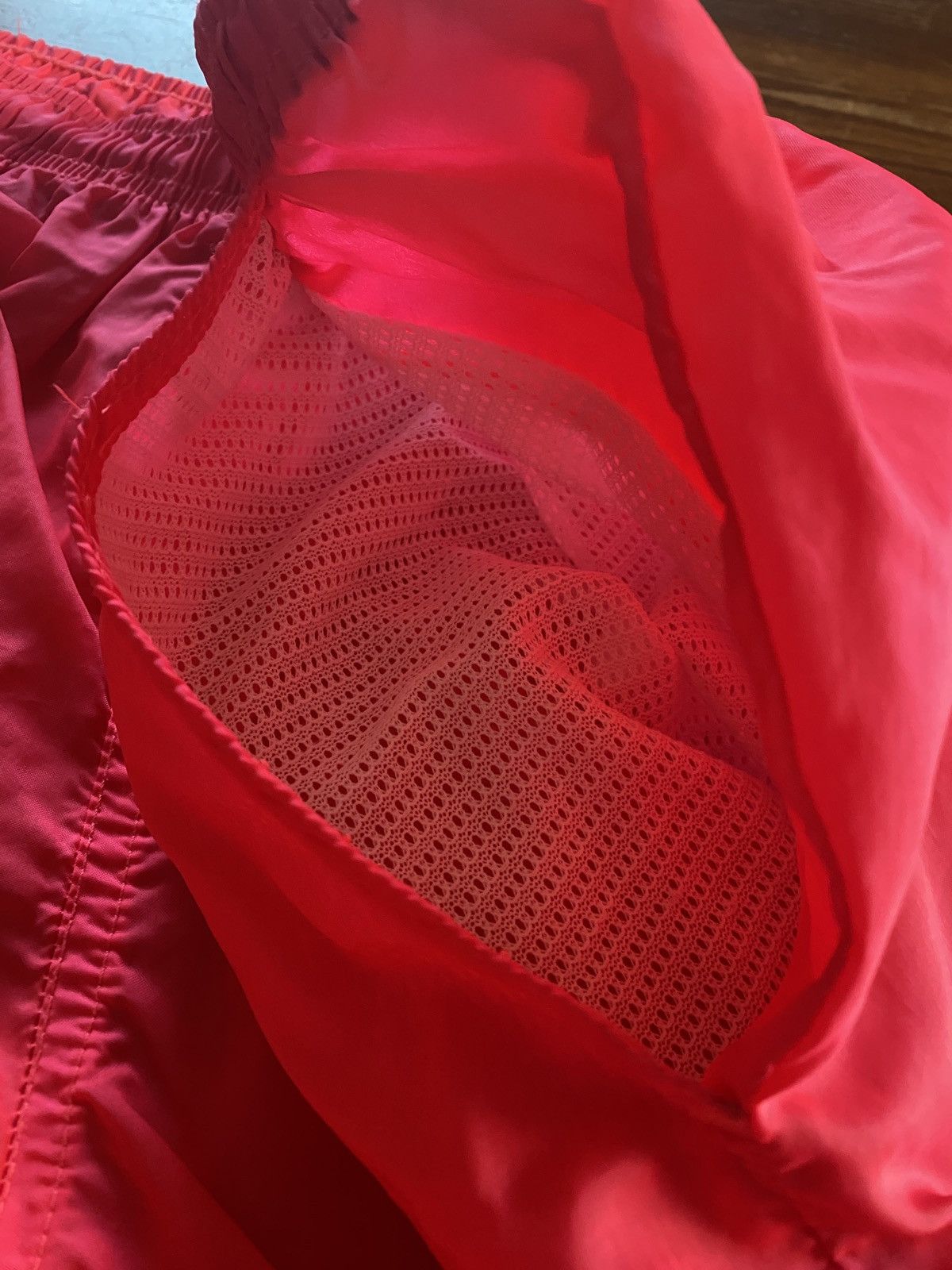 Reebok Vintage 80’s Reebok Hot Pink Nylon Running Short Shorts Size US 32 / EU 48 - 7 Thumbnail