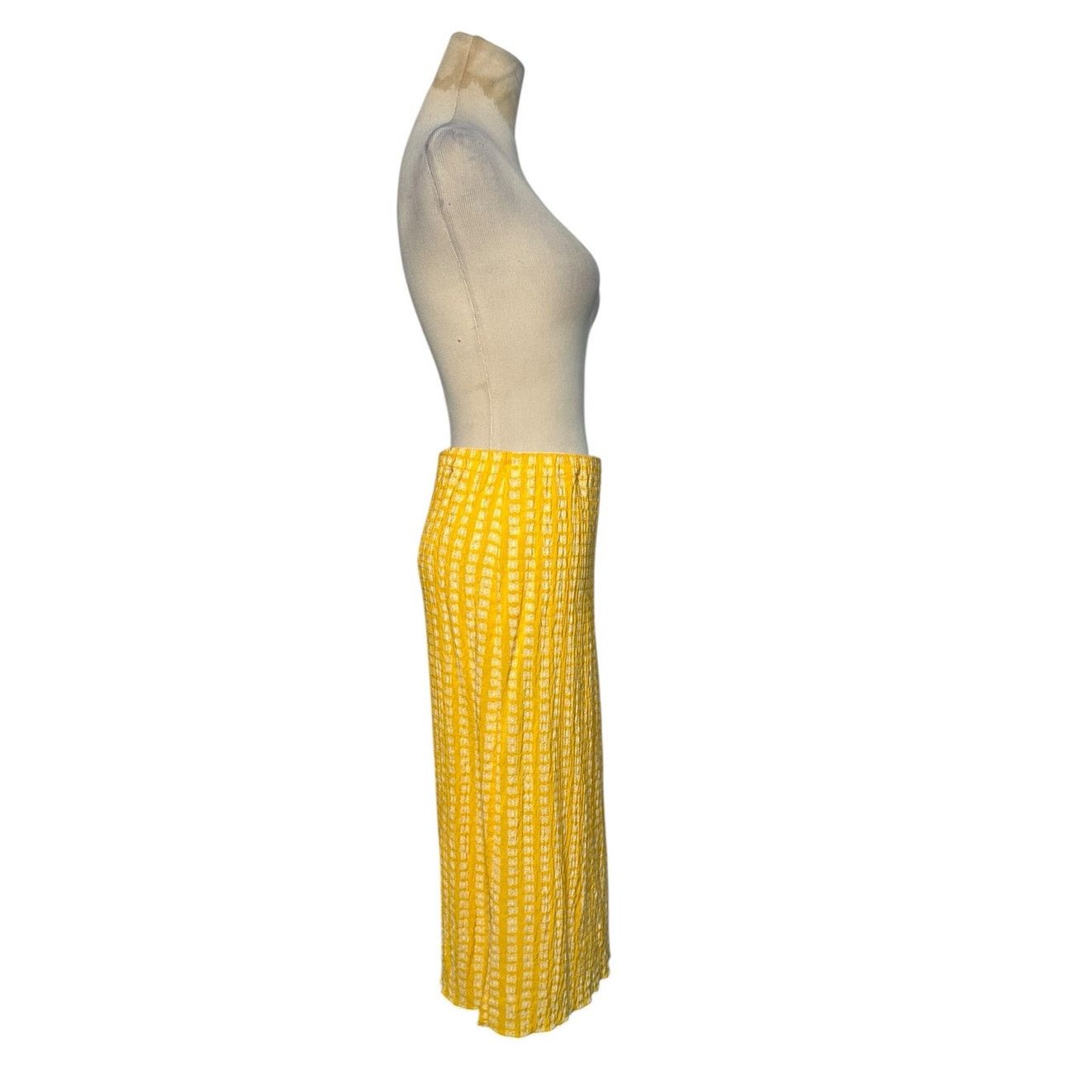 Urban Outfitters Urban Outfitters yellow butterfly midi skirt size Small Size 28" / US 6 / IT 42 - 6 Thumbnail