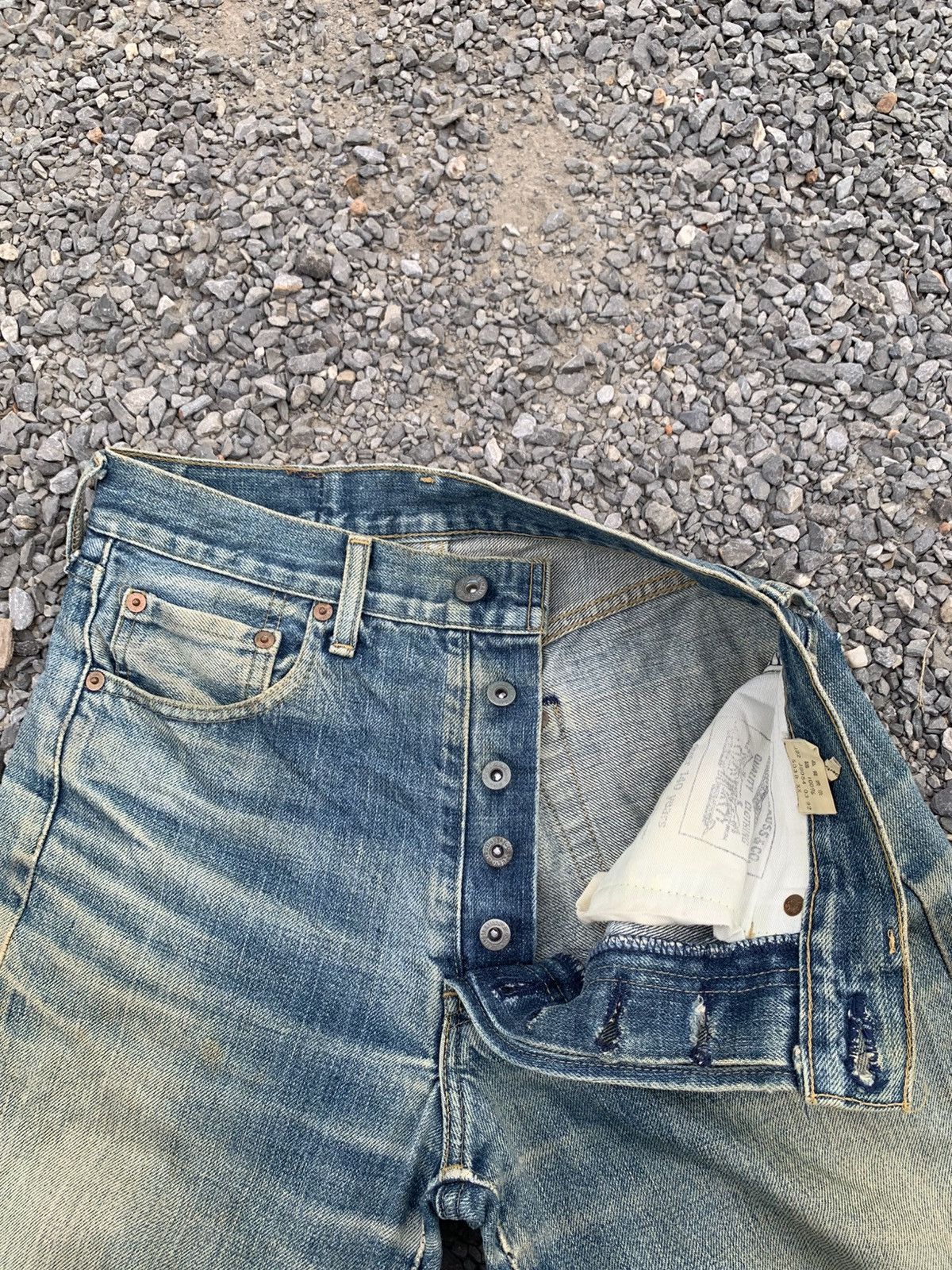 Levi's VINTAGE LEVIS 503BXX SELVEDGE BUTTON FLY DISTRESSED DENIM Size US 28 / EU 44 - 15 Thumbnail