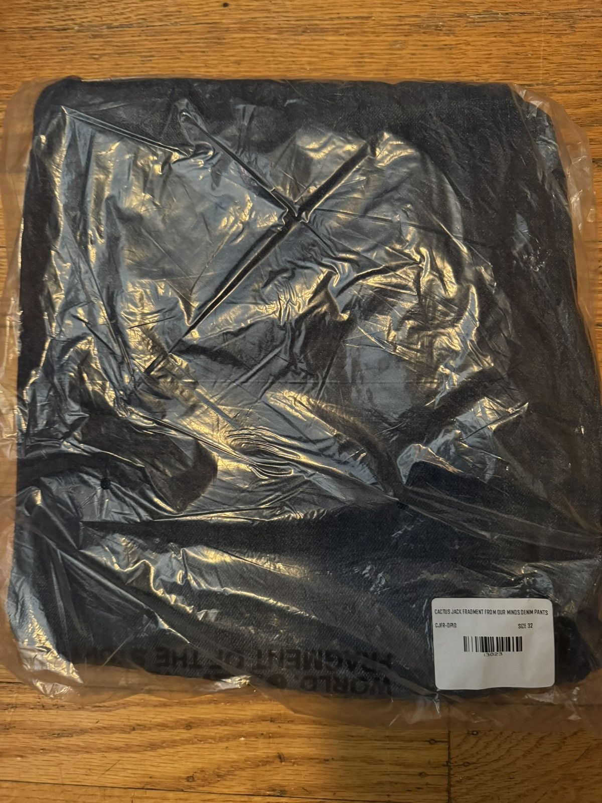 Fragment Design × Kaws × Travis Scott Fragment x Travis Scott Cactus Jack Distressed Denim Size US 32 / EU 48 - 4 Thumbnail