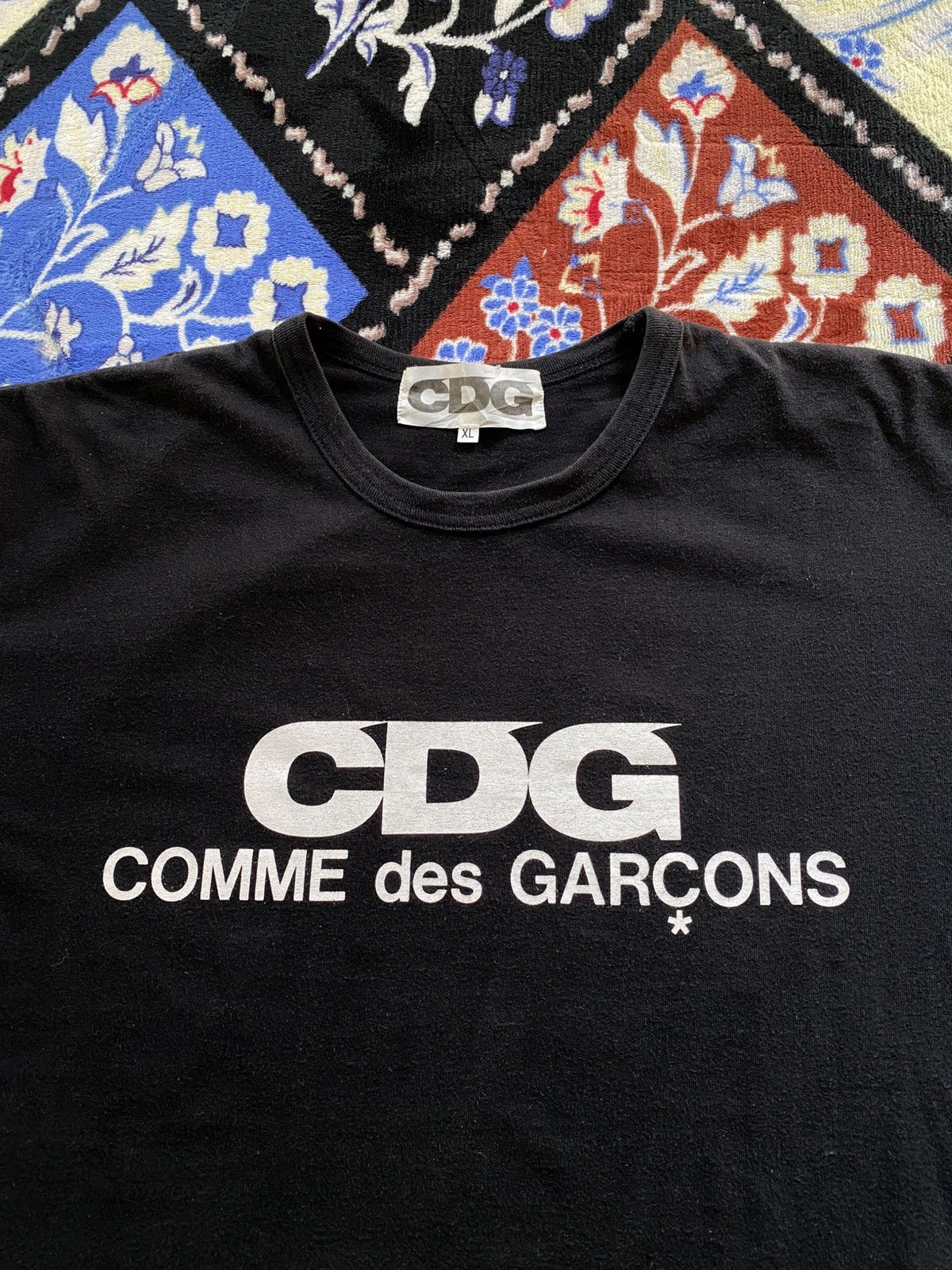 CDG by Comme des Garcons CDG Comme Des Garcons Logo Tshirt Size US XL / EU 56 / 4 - 2 Thumbnail