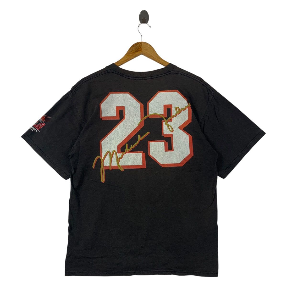 Nike × Vintage Vintage NIKE micheal jordan the restaurant big logo tee Size US M / EU 48-50 / 2 - 1 Thumbnail