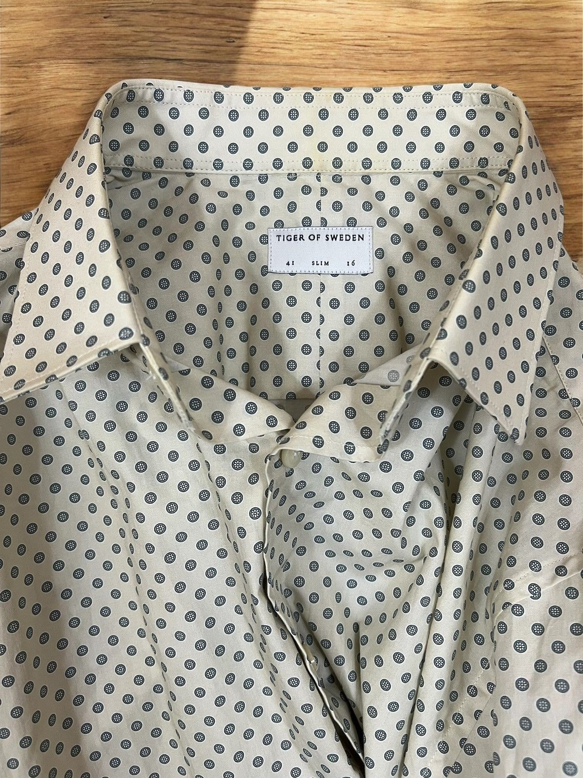 Tiger of Sweden Tiger of Sweden Farrell 4 shirt size M Size US M / EU 48-50 / 2 - 6 Thumbnail