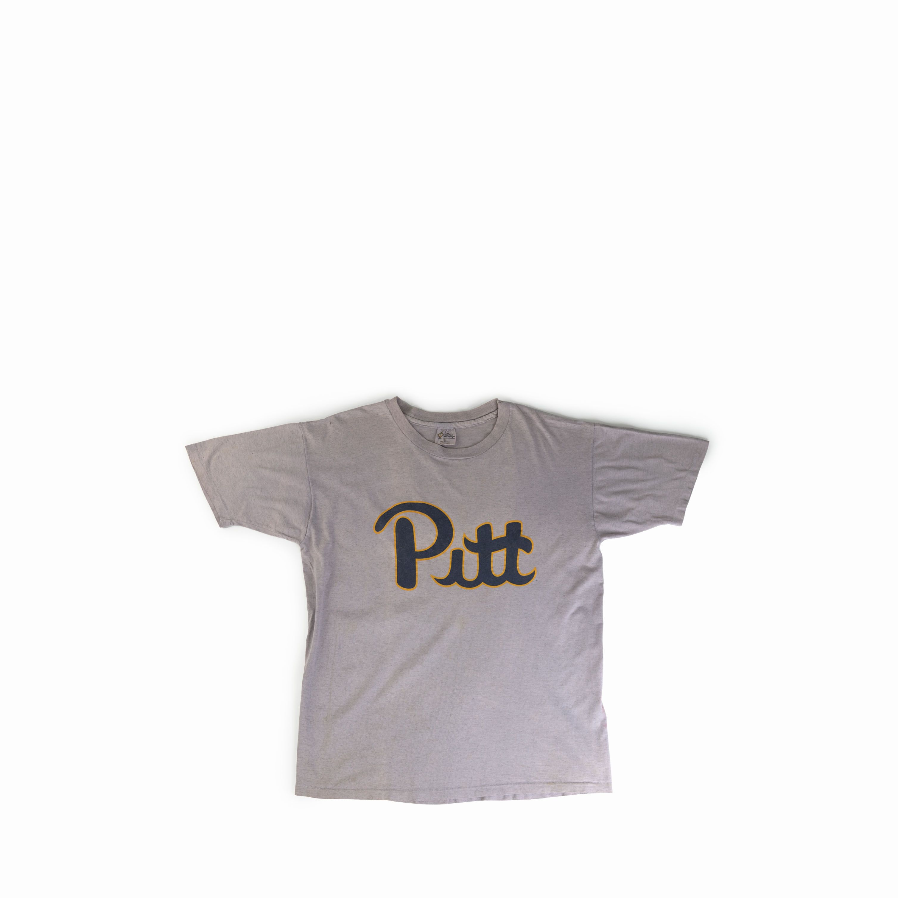 Vintage Vintage 1990's University Of Pittsburgh Tee Shirt Size US XL / EU 56 / 4 - 1 Thumbnail