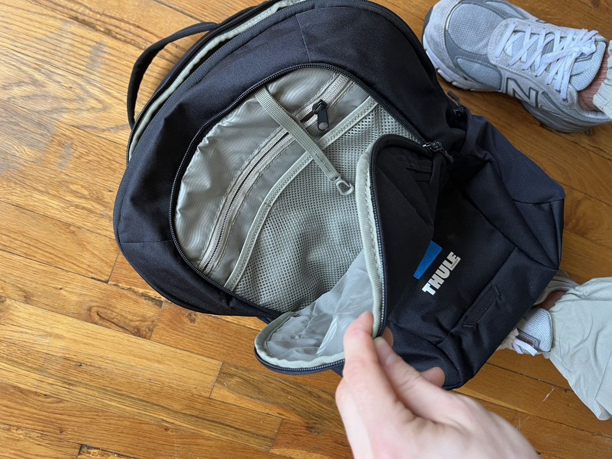 Other Navy Thule backpack with multiple pockets laptop section Size ONE SIZE - 6 Thumbnail