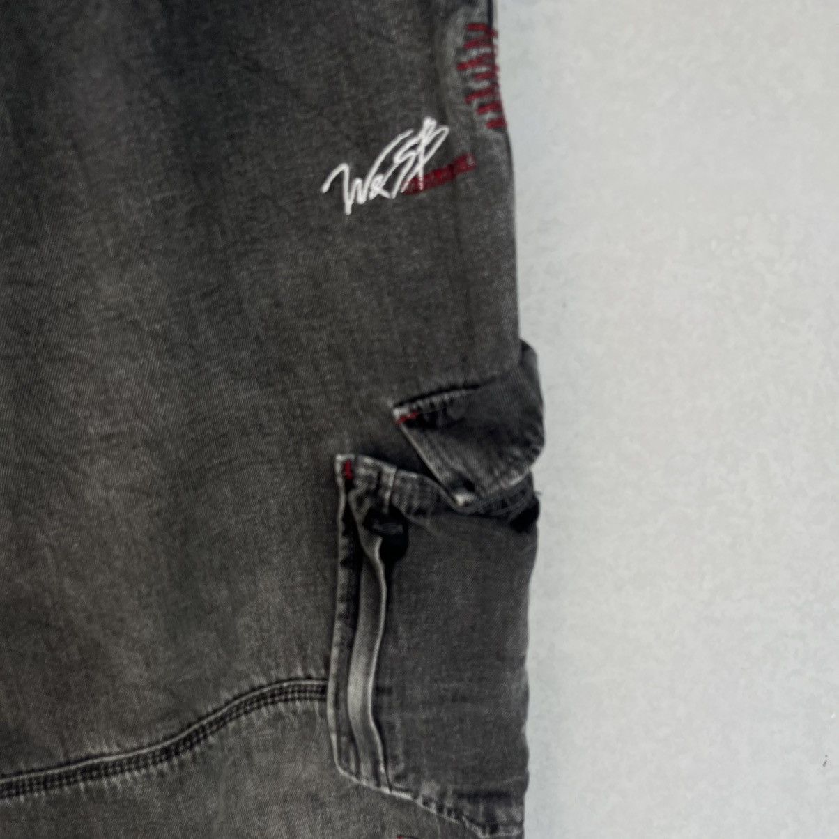 Other Vintage Black Denim Cargo Pants With Red Size M W20 L29 Size US 26 / EU 42 - 5 Thumbnail