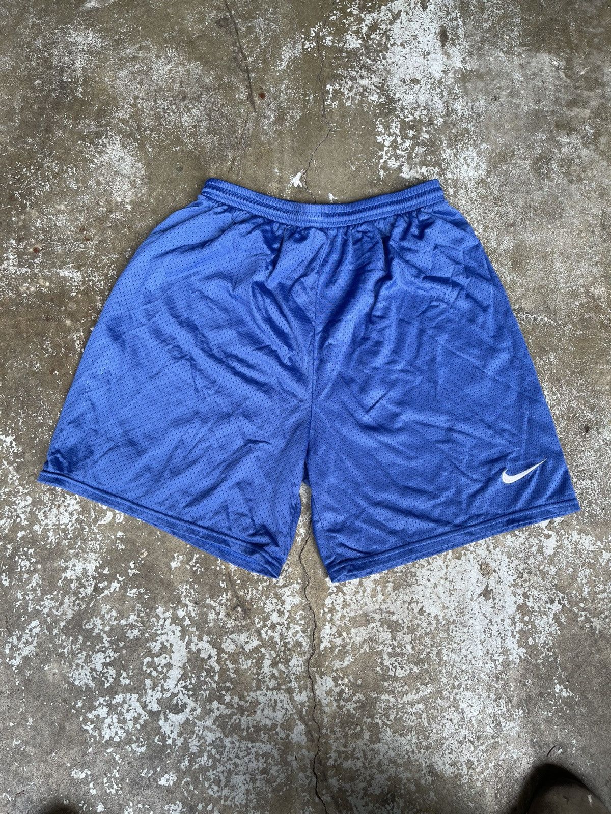 Nike Vintage 90s Nike Mesh Shorts Size US 33 - 1 Thumbnail