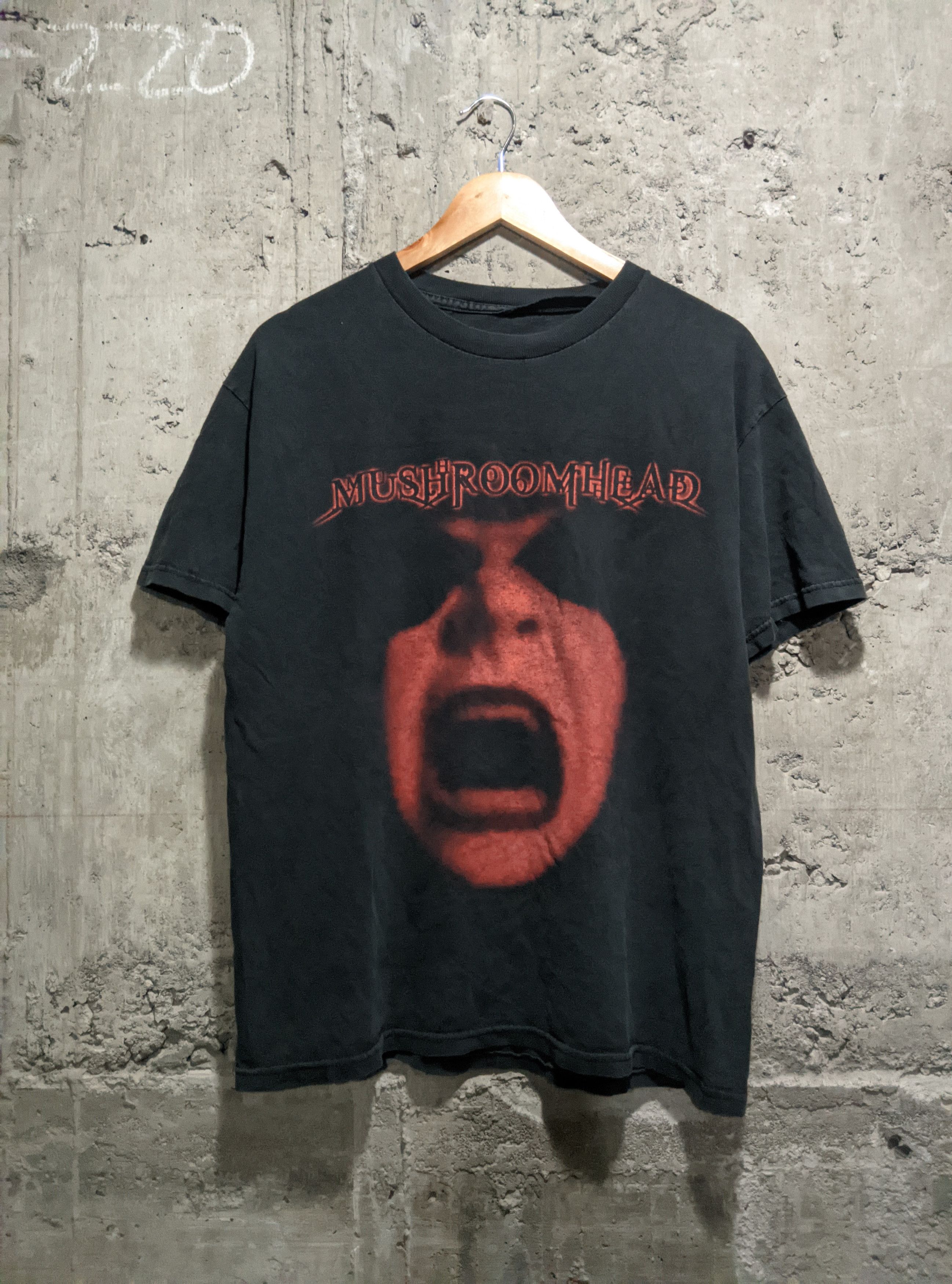 Band Tees Vintage 2000s mushroomhead alt metal tshirt Size US L / EU 52-54 / 3 - 1 Thumbnail