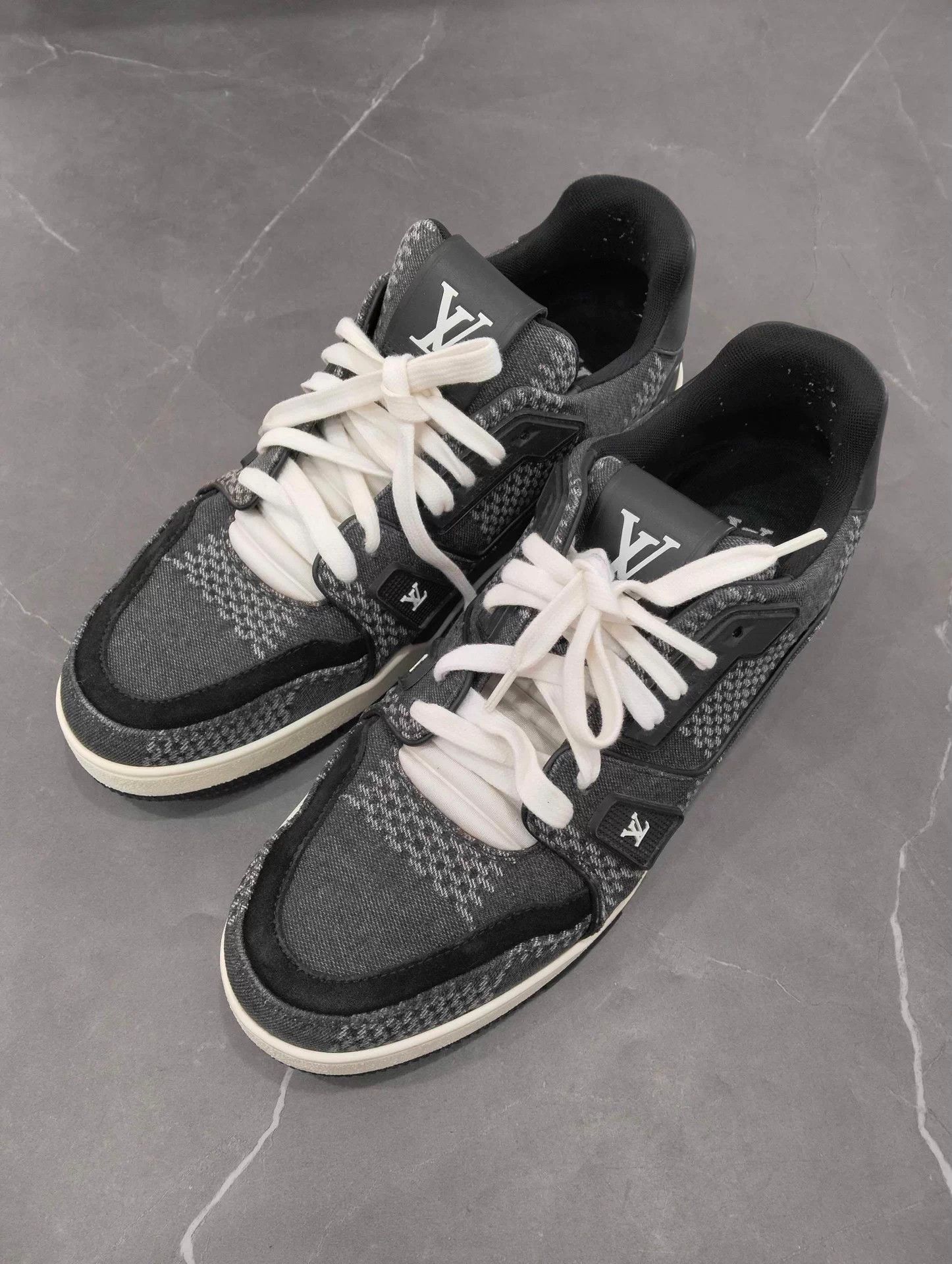 Louis Vuitton LV Trainer EUR 42 Size US 9 / EU 42 - 1 Thumbnail